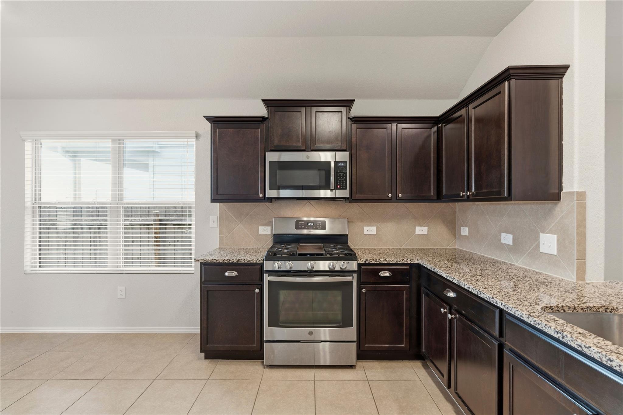 3721 Alpine Autumn Dr, Austin, TX 78744