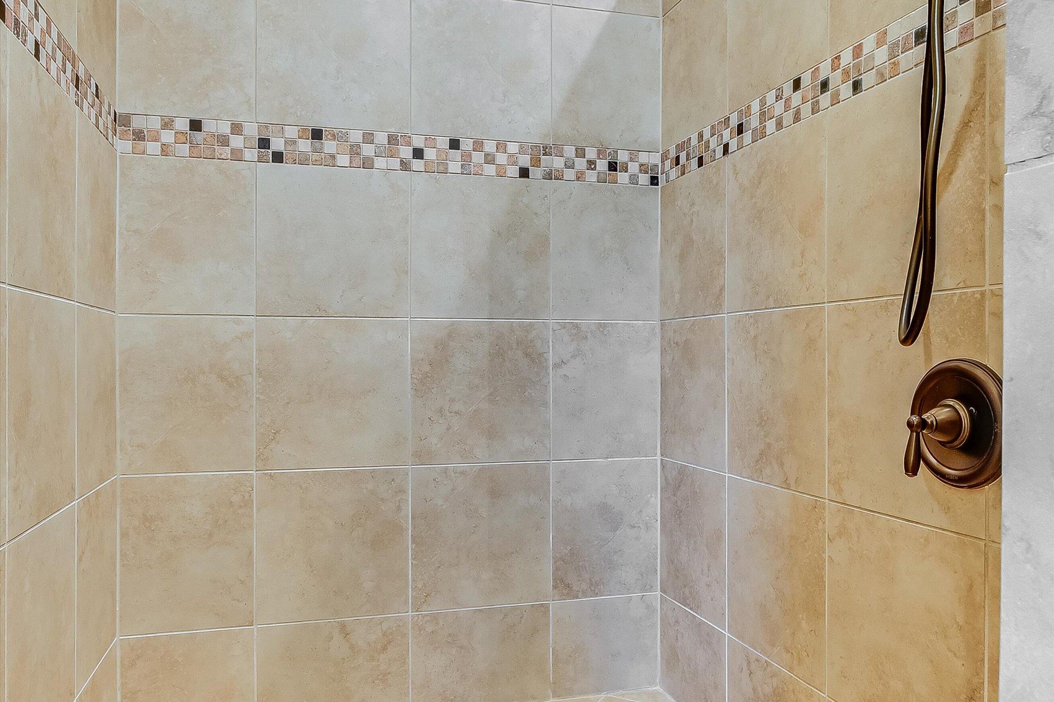 1014 Broken Spoke, Canyon Lake, TX 78133