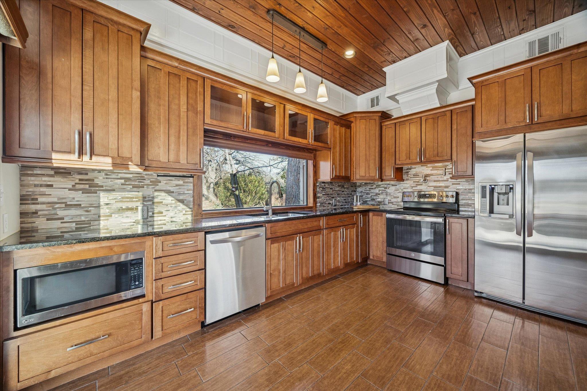 137 Hill Dr Dr, Granite Shoals, TX 78654