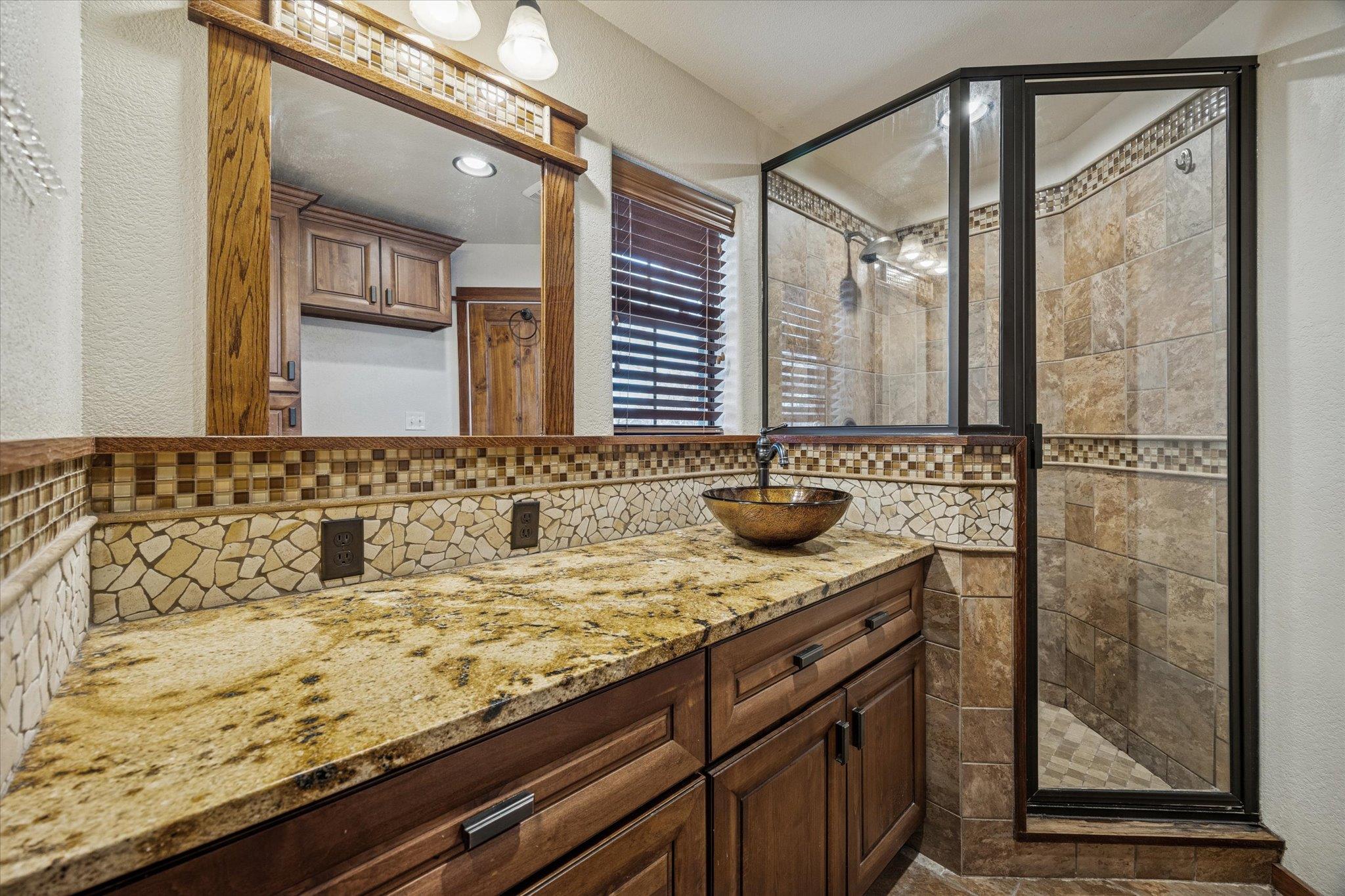 137 Hill Dr Dr, Granite Shoals, TX 78654