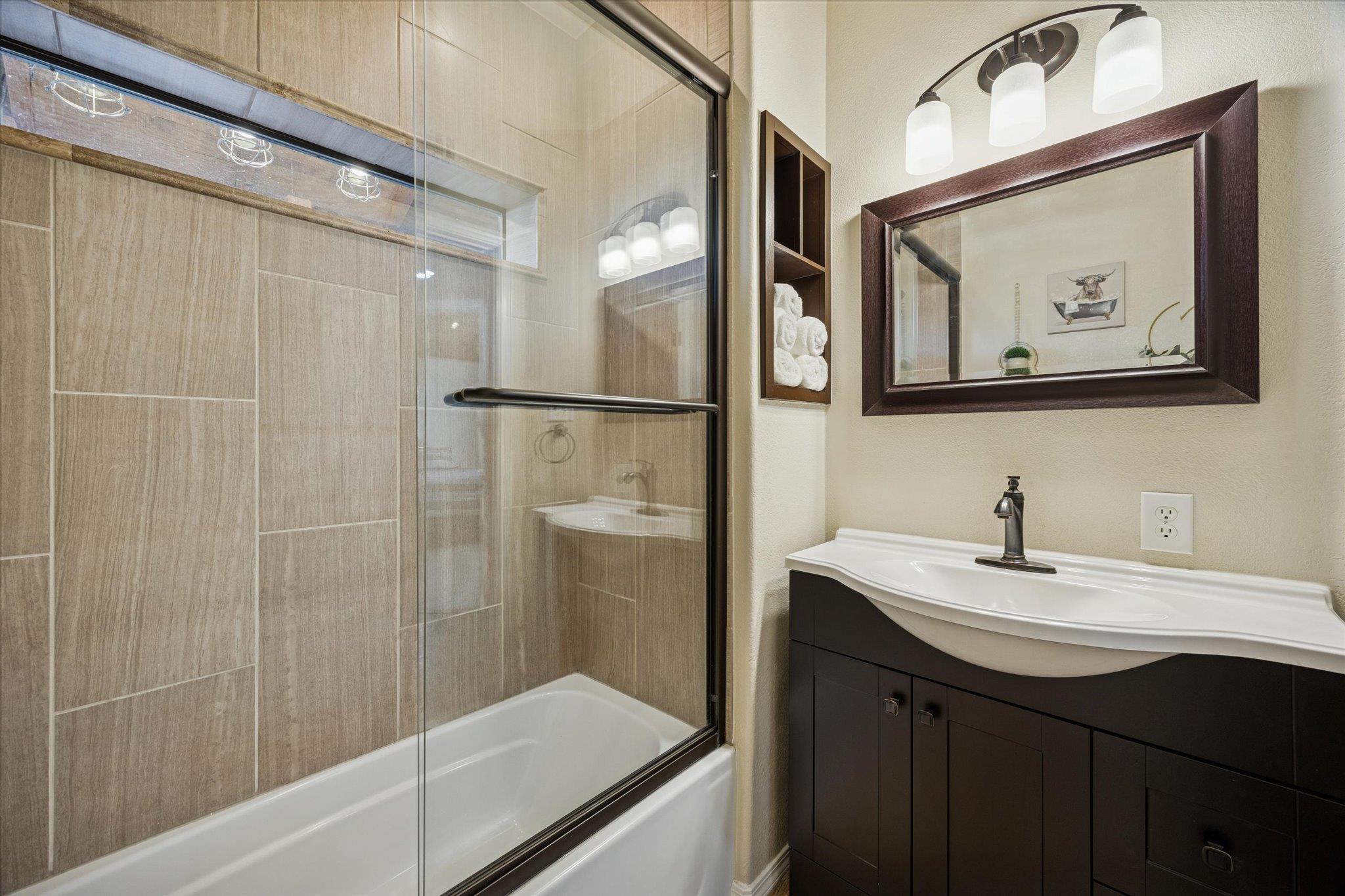 137 Hill Dr Dr, Granite Shoals, TX 78654