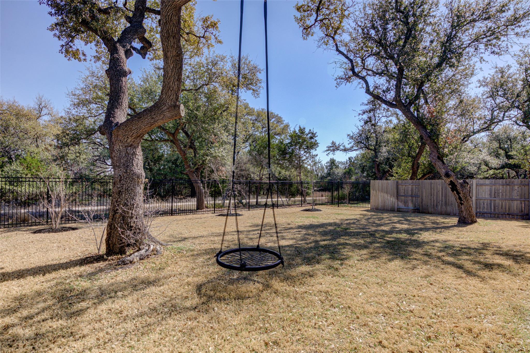 1976 Headwaters Blvd, Dripping Springs, TX 78620