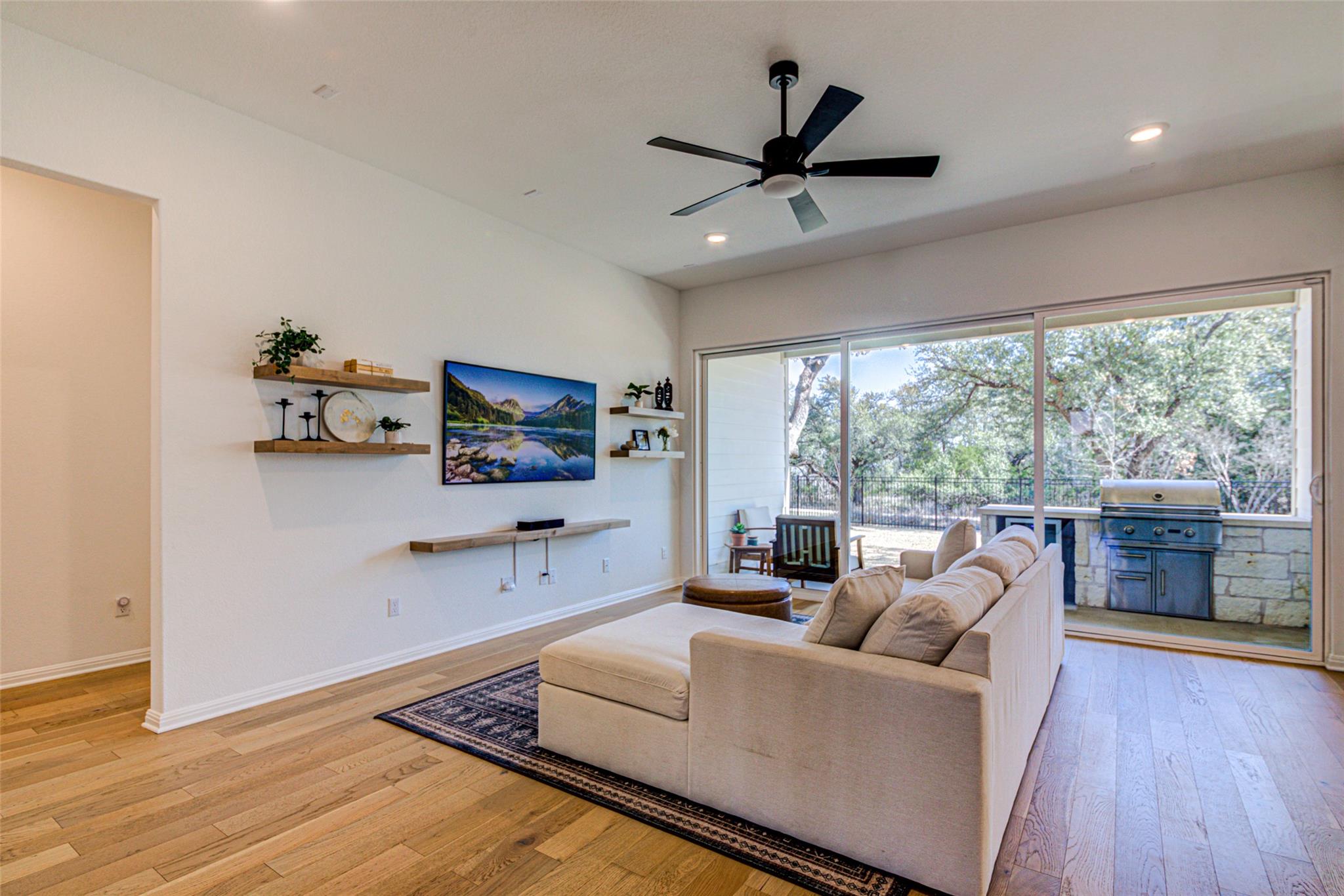 1976 Headwaters Blvd, Dripping Springs, TX 78620