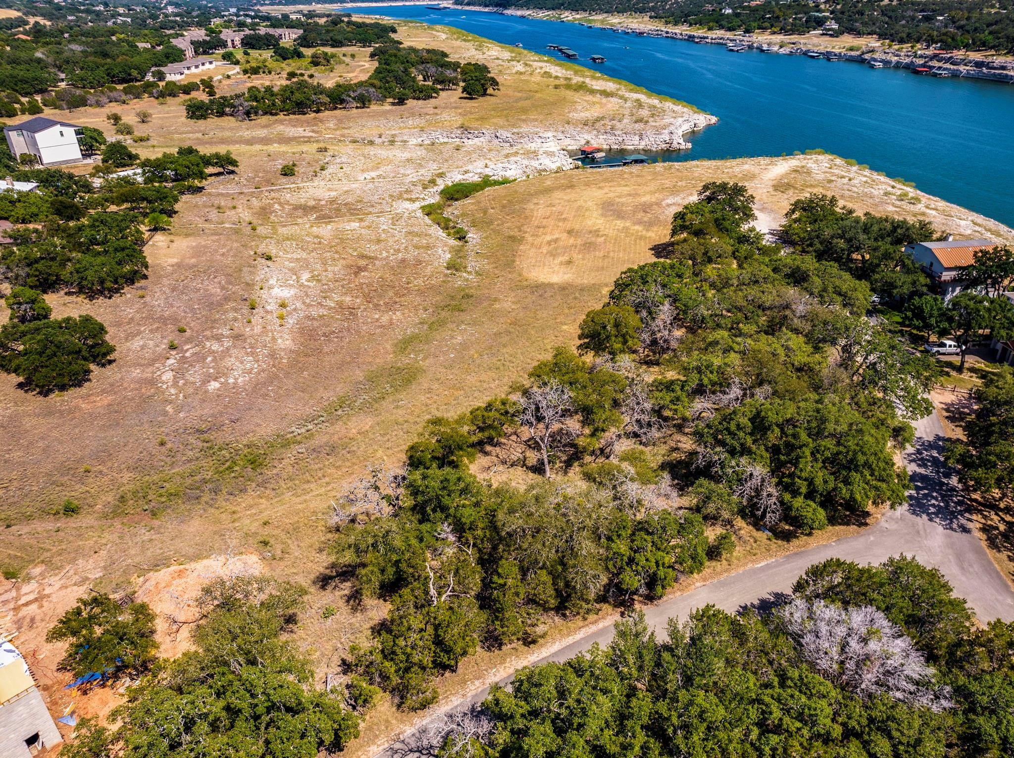 1303 Robin Trl, Lago Vista, TX 78645