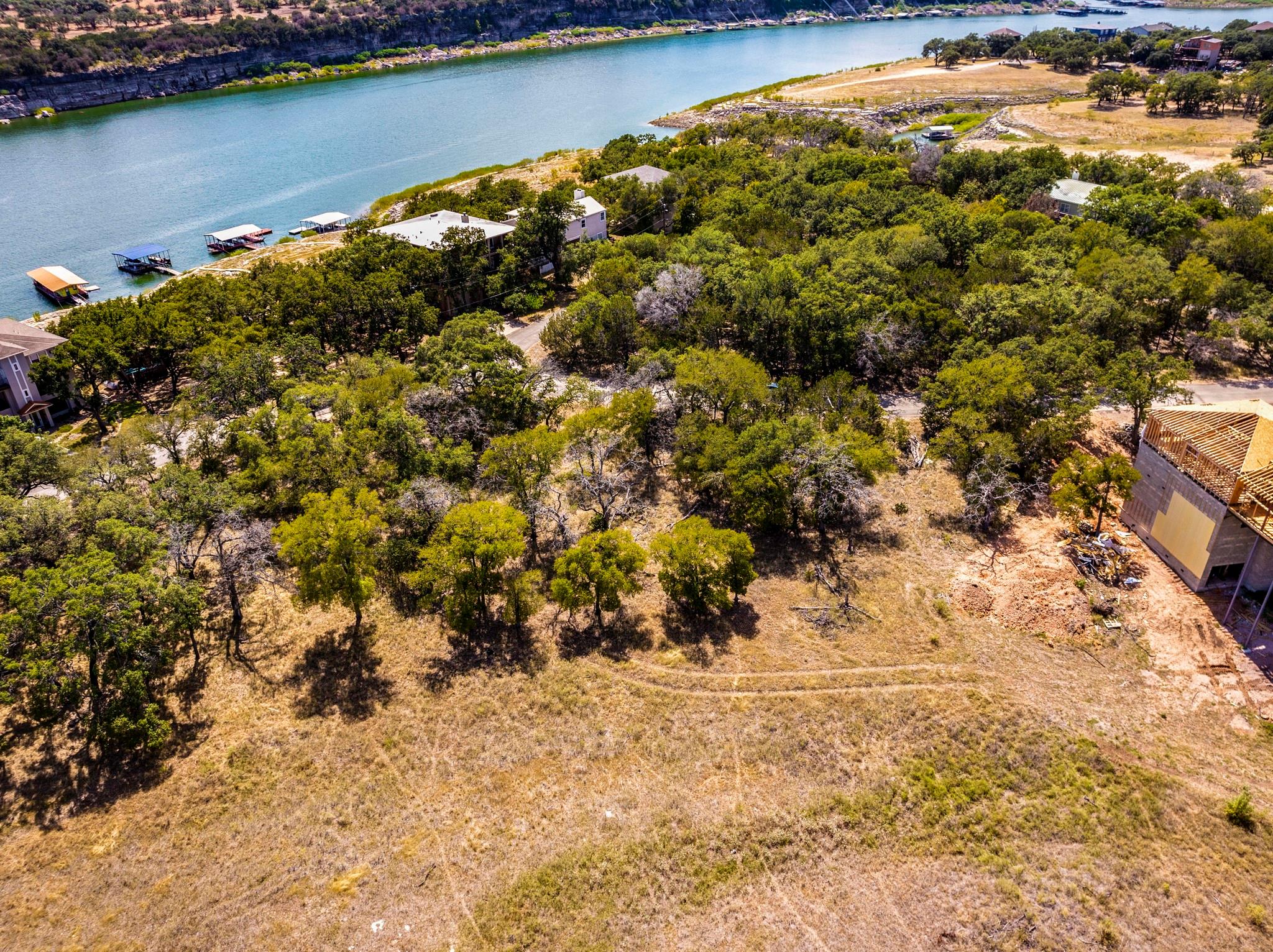 1303 Robin Trl, Lago Vista, TX 78645