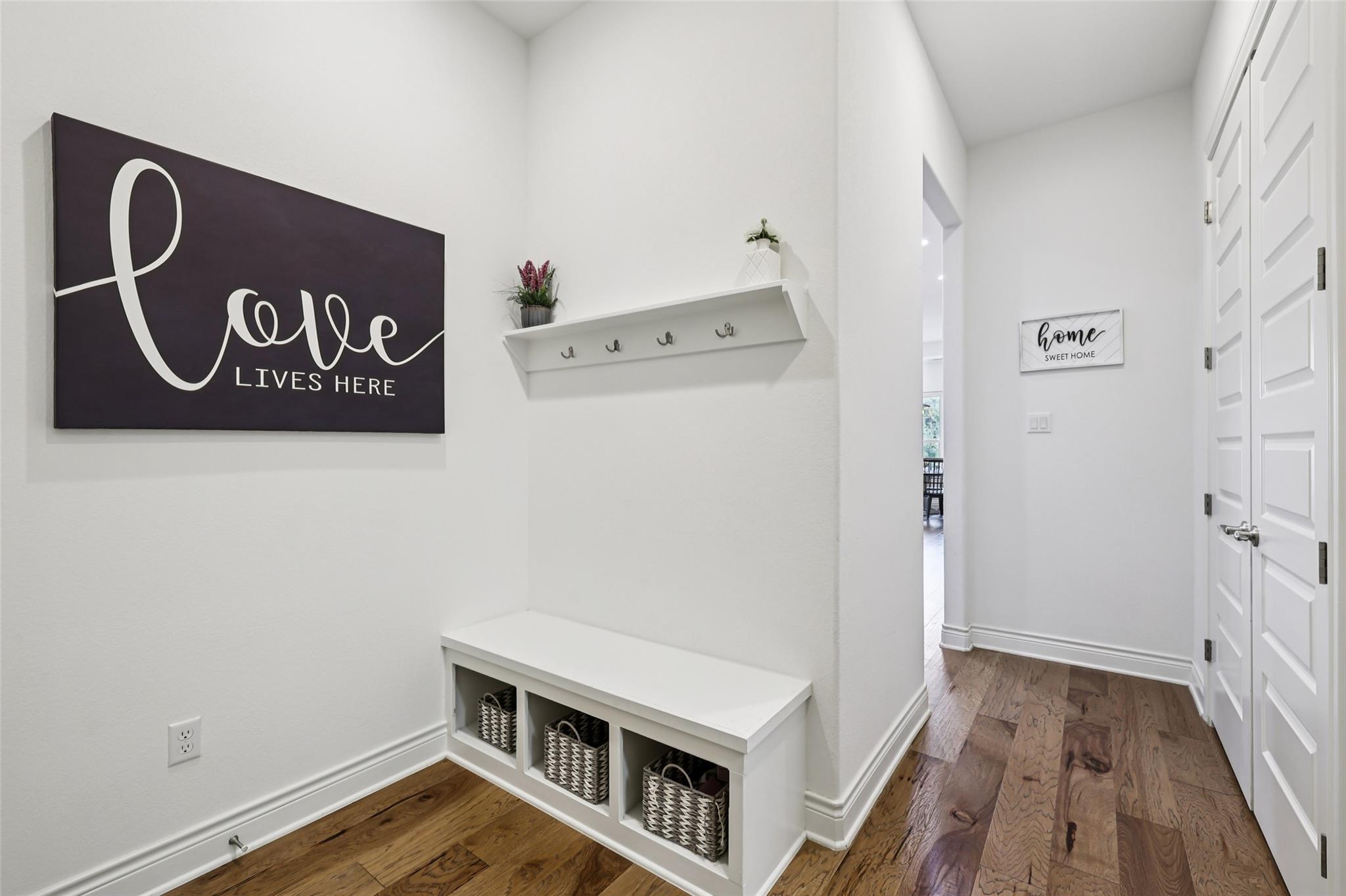 504 Lodge Ct, Liberty Hill, TX 78642