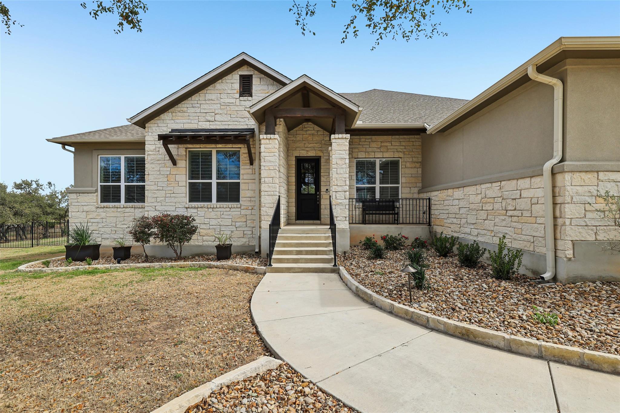 504 Lodge Ct, Liberty Hill, TX 78642