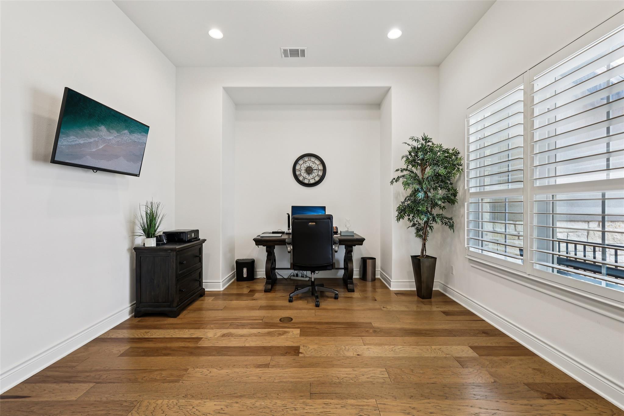 504 Lodge Ct, Liberty Hill, TX 78642