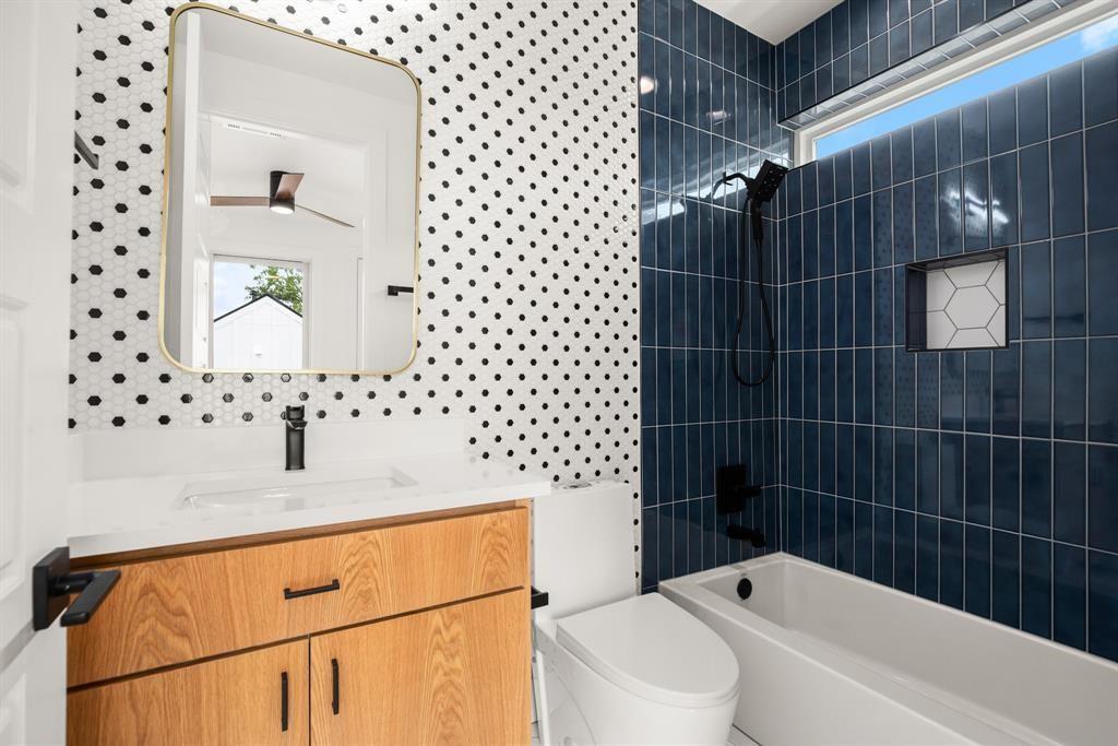 2919 E 13th St # 2, Austin, TX 78702