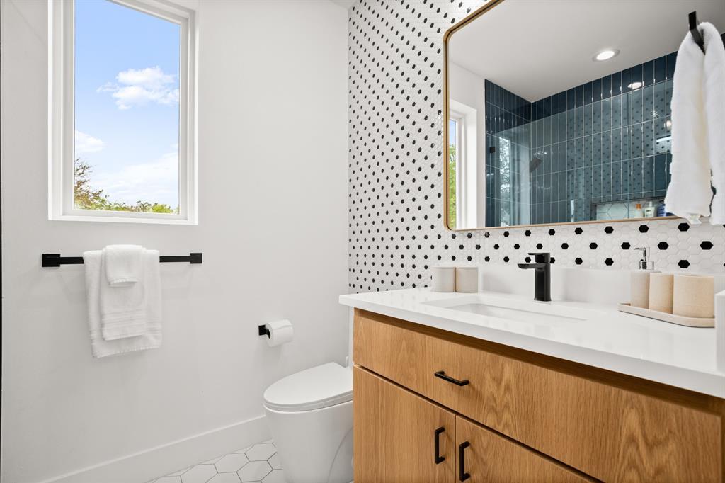 2919 E 13th St # 2, Austin, TX 78702