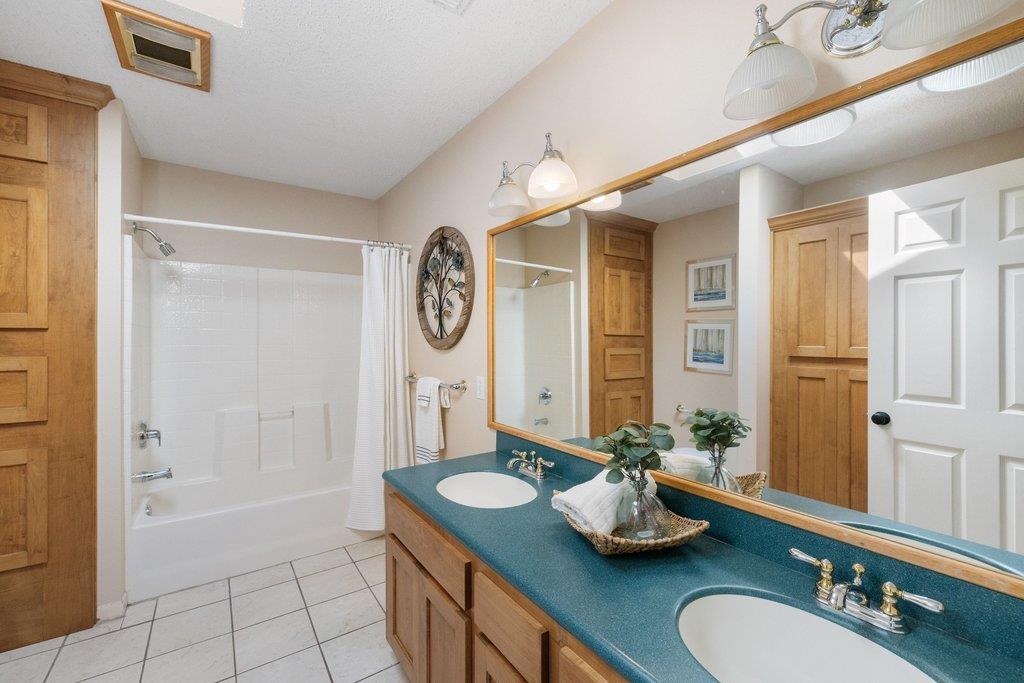 158 Watch Hill Rd, Stonewall, TX 78671