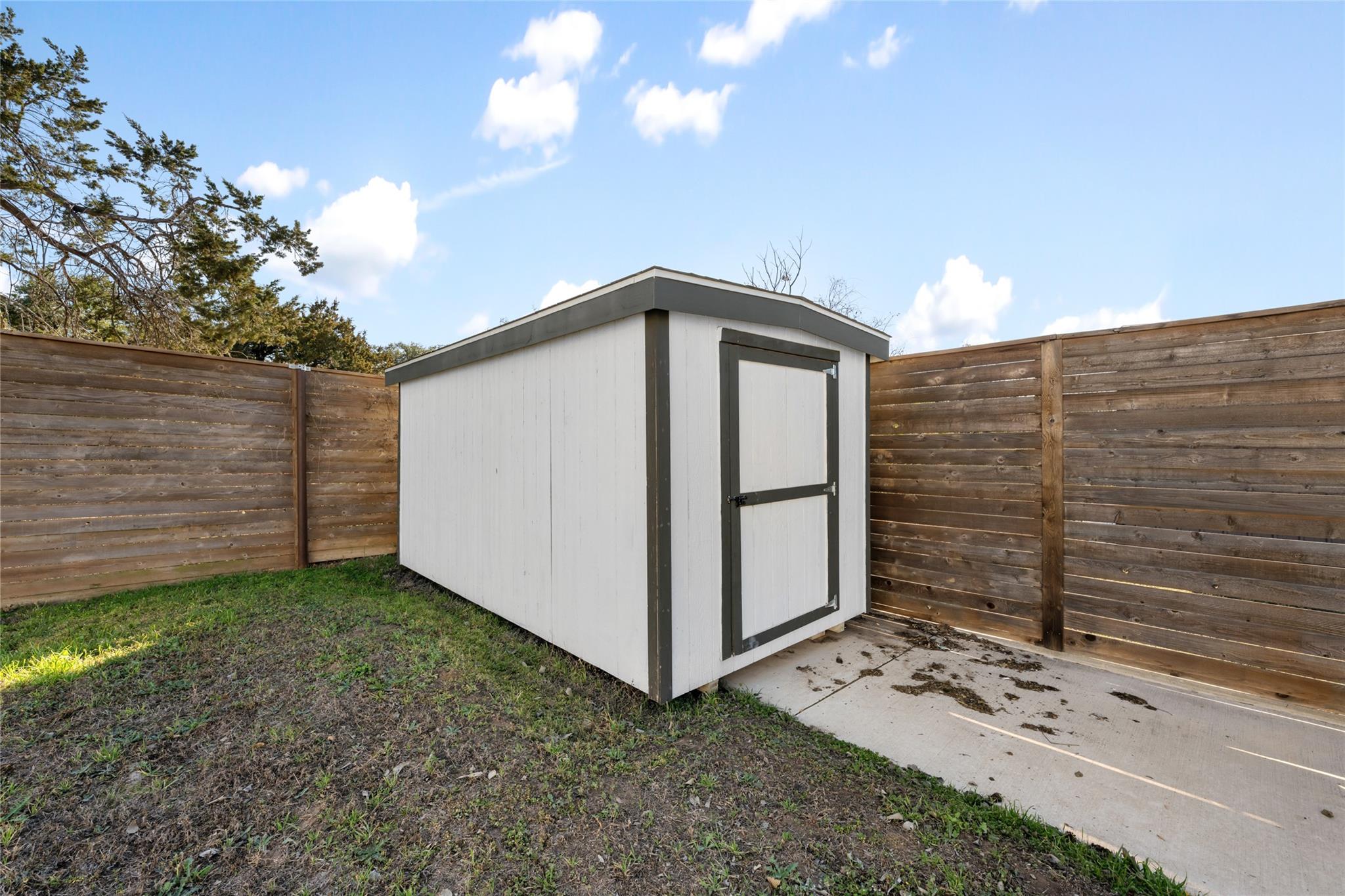 624 S Old Stagecoach Rd, Kyle, TX 78640