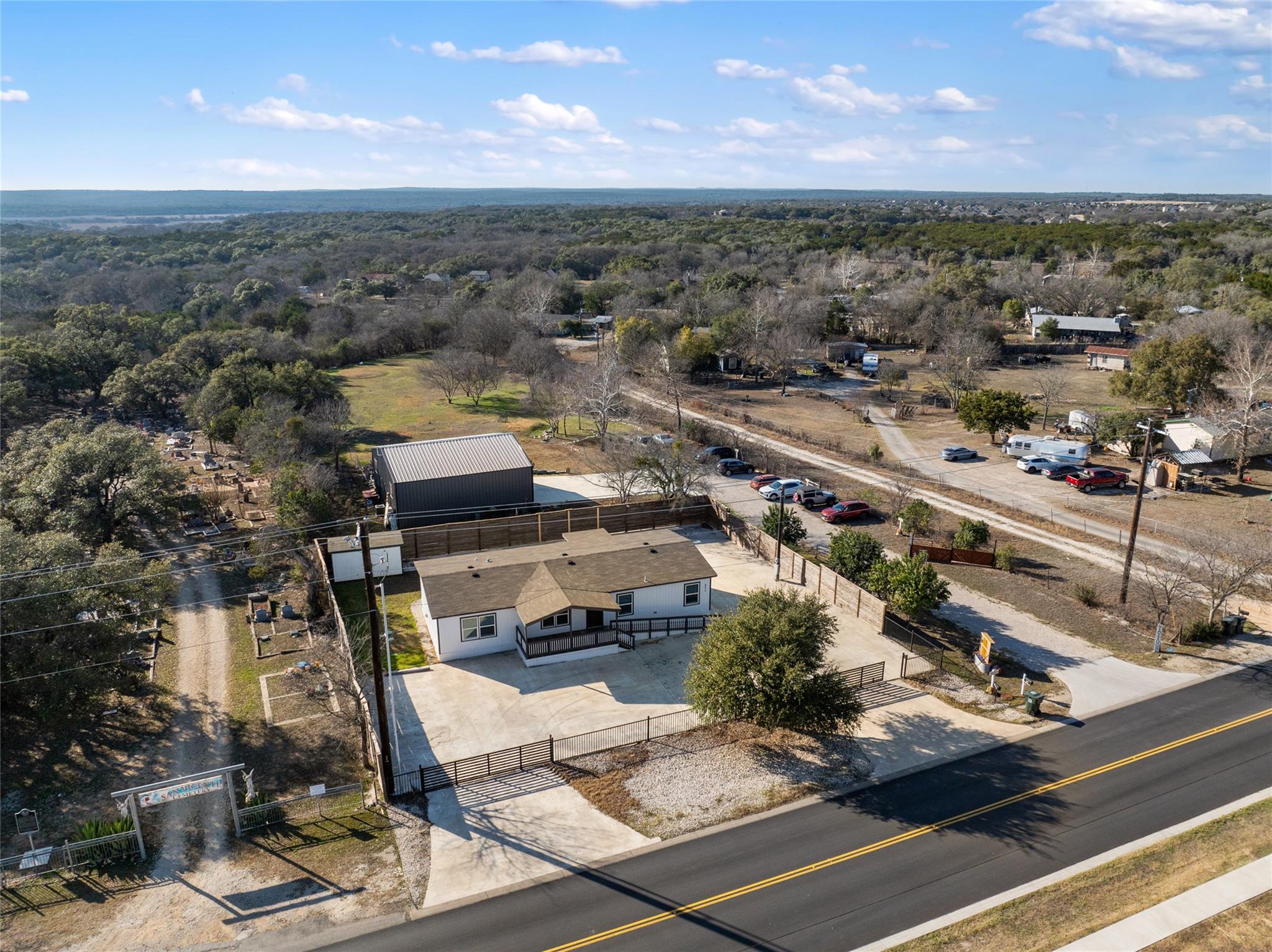 624 S Old Stagecoach Rd, Kyle, TX 78640