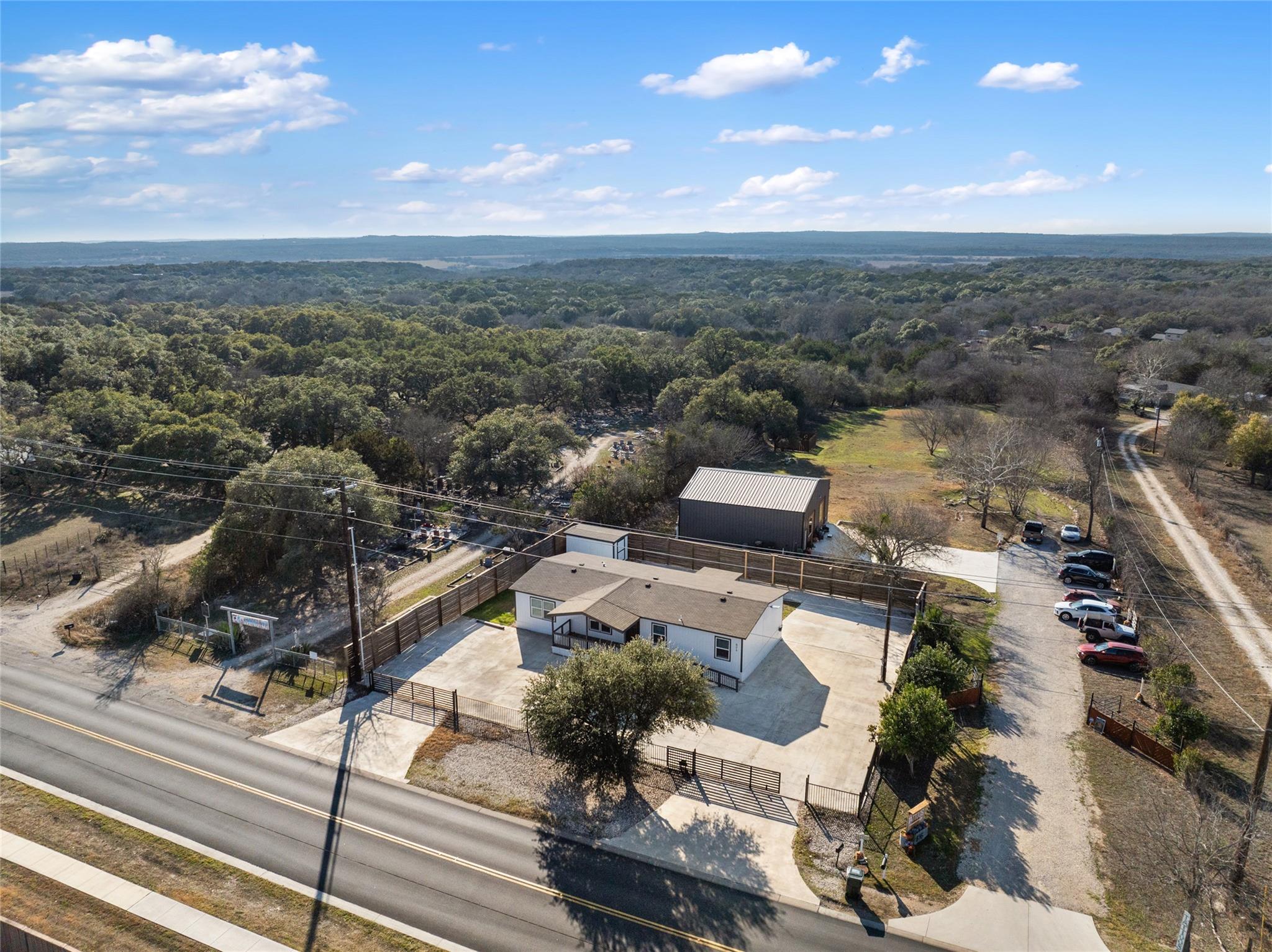 624 S Old Stagecoach Rd, Kyle, TX 78640