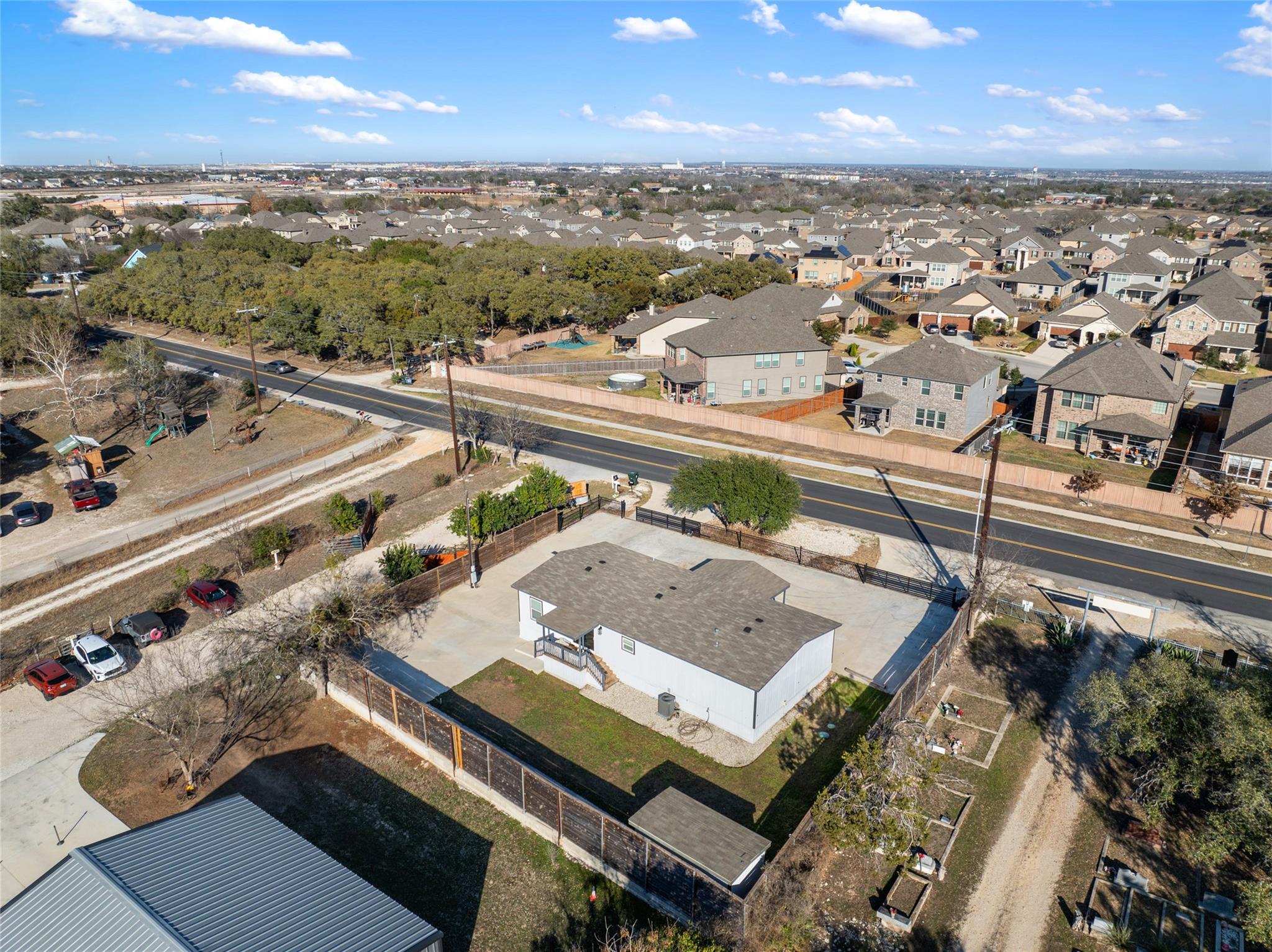 624 S Old Stagecoach Rd, Kyle, TX 78640