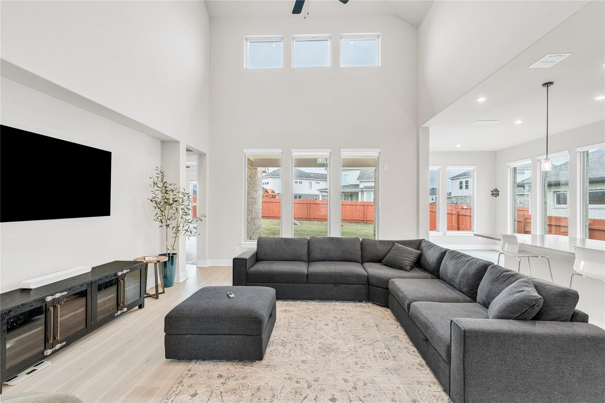 213 Palatino Bnd, Liberty Hill, TX 78642