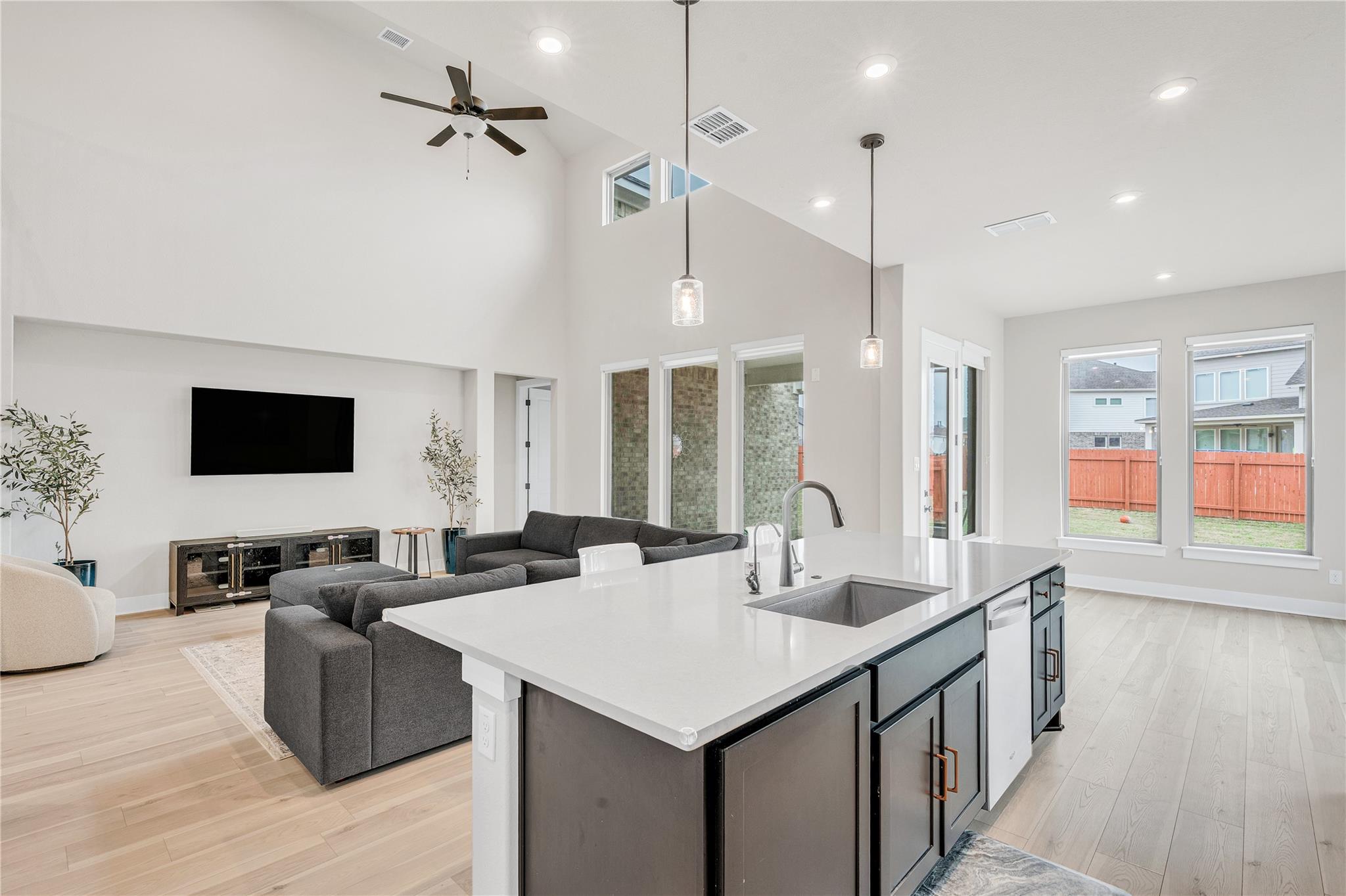 213 Palatino Bnd, Liberty Hill, TX 78642