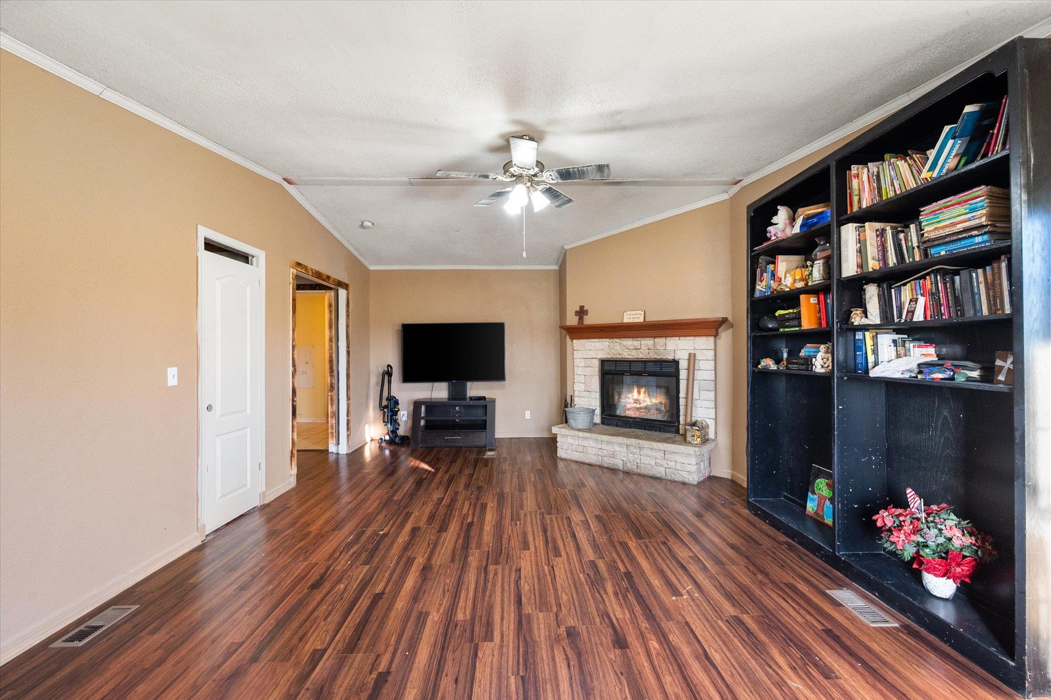 335 NW County Road 2100, Corsicana, TX 75110