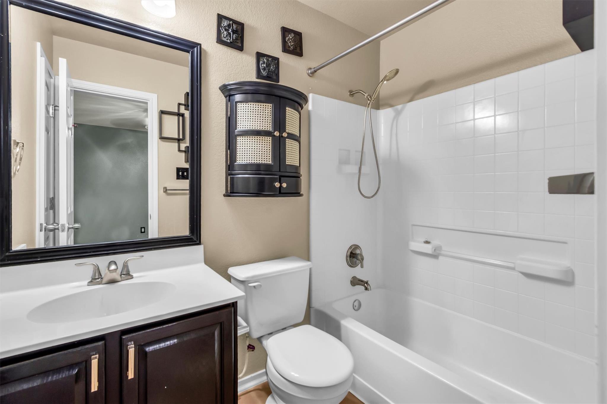 749 Sweet Gum Dr, Kyle, TX 78640