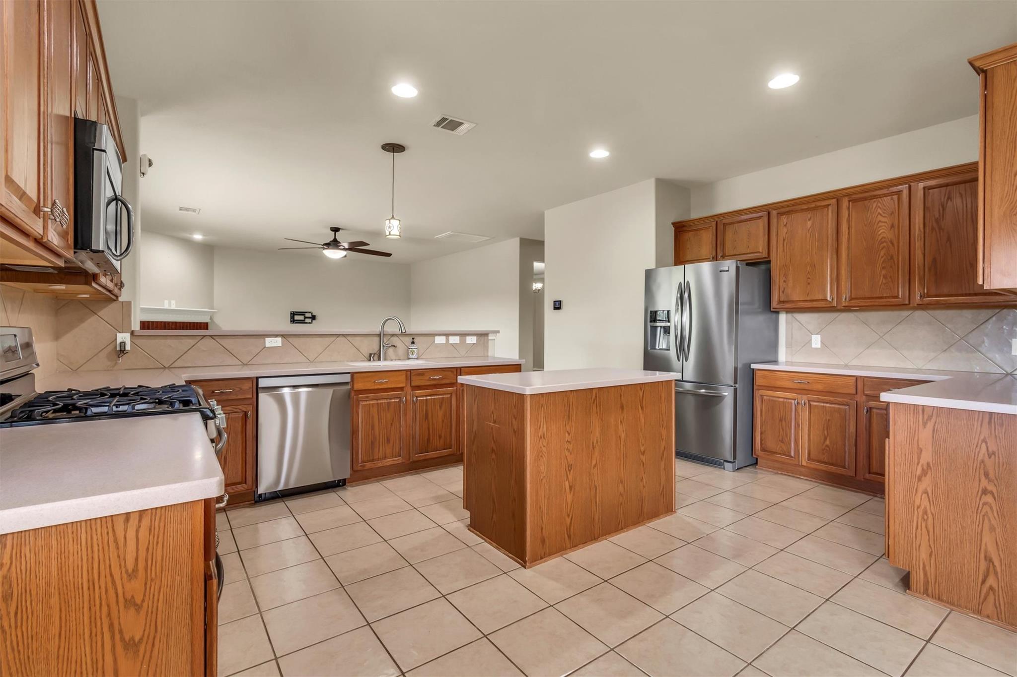 749 Sweet Gum Dr, Kyle, TX 78640