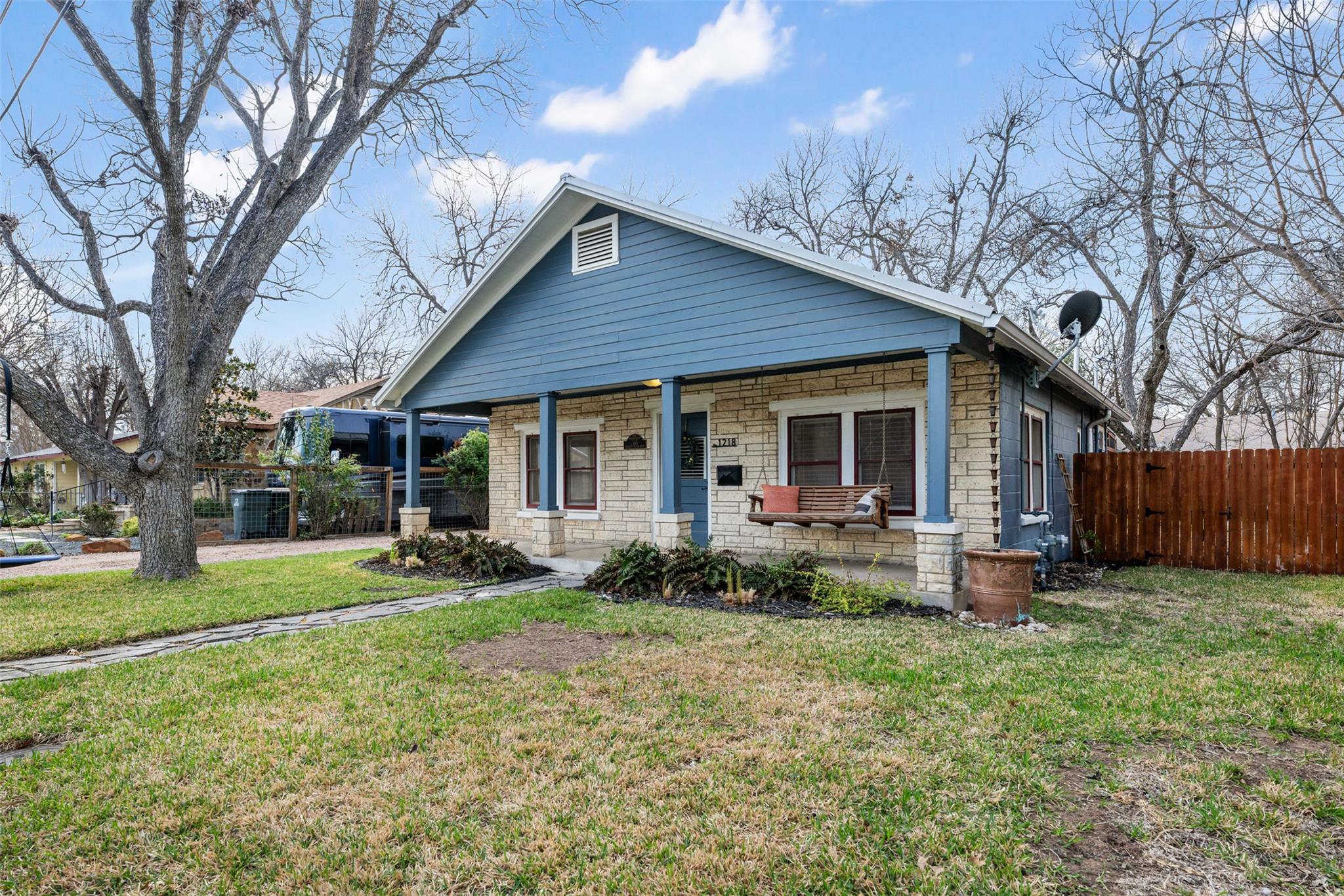 1218 S Myrtle St, Georgetown, TX 78626