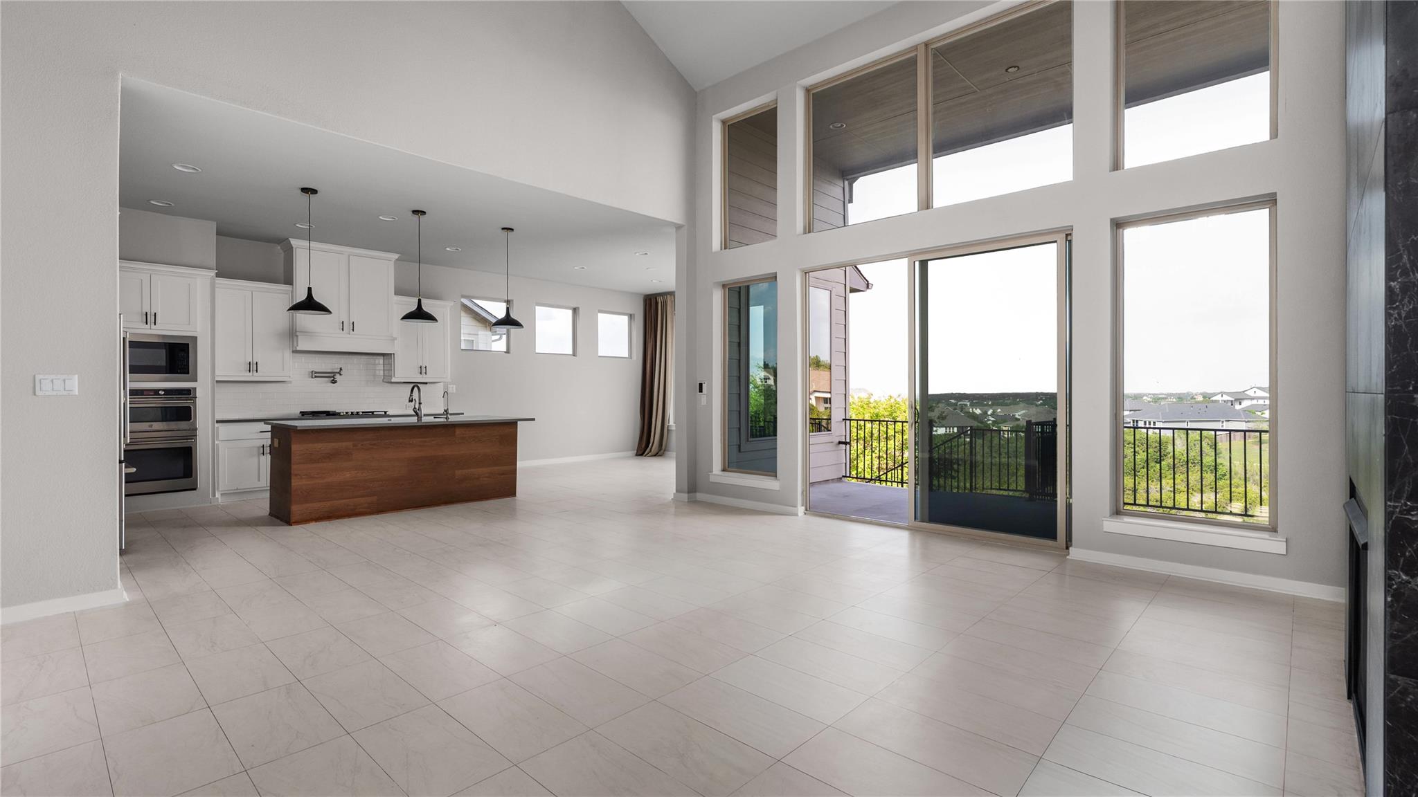 595 Dayridge Dr, Dripping Springs, TX 78620