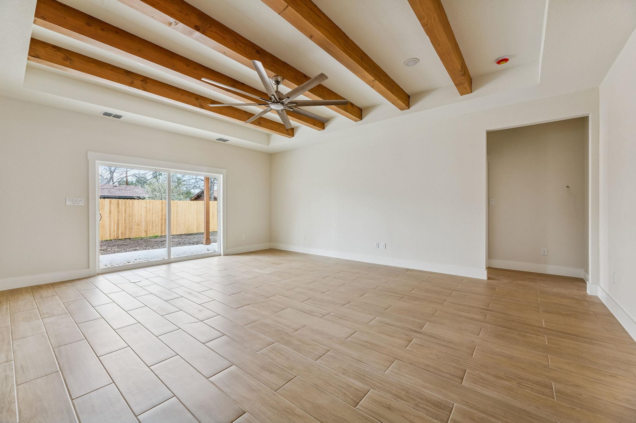 1412 Kent St, Taylor, TX 76574