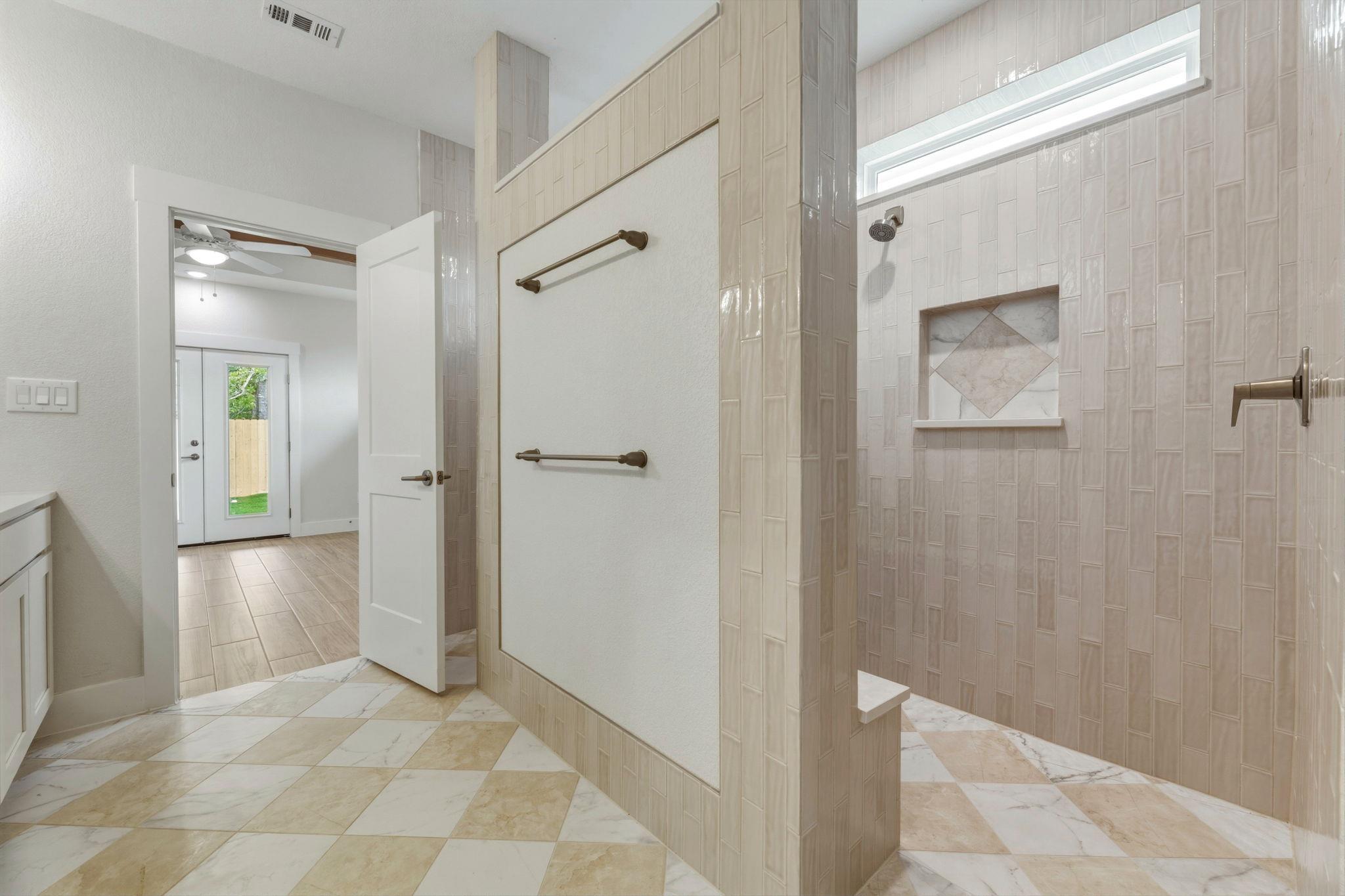 1412 Kent St, Taylor, TX 76574