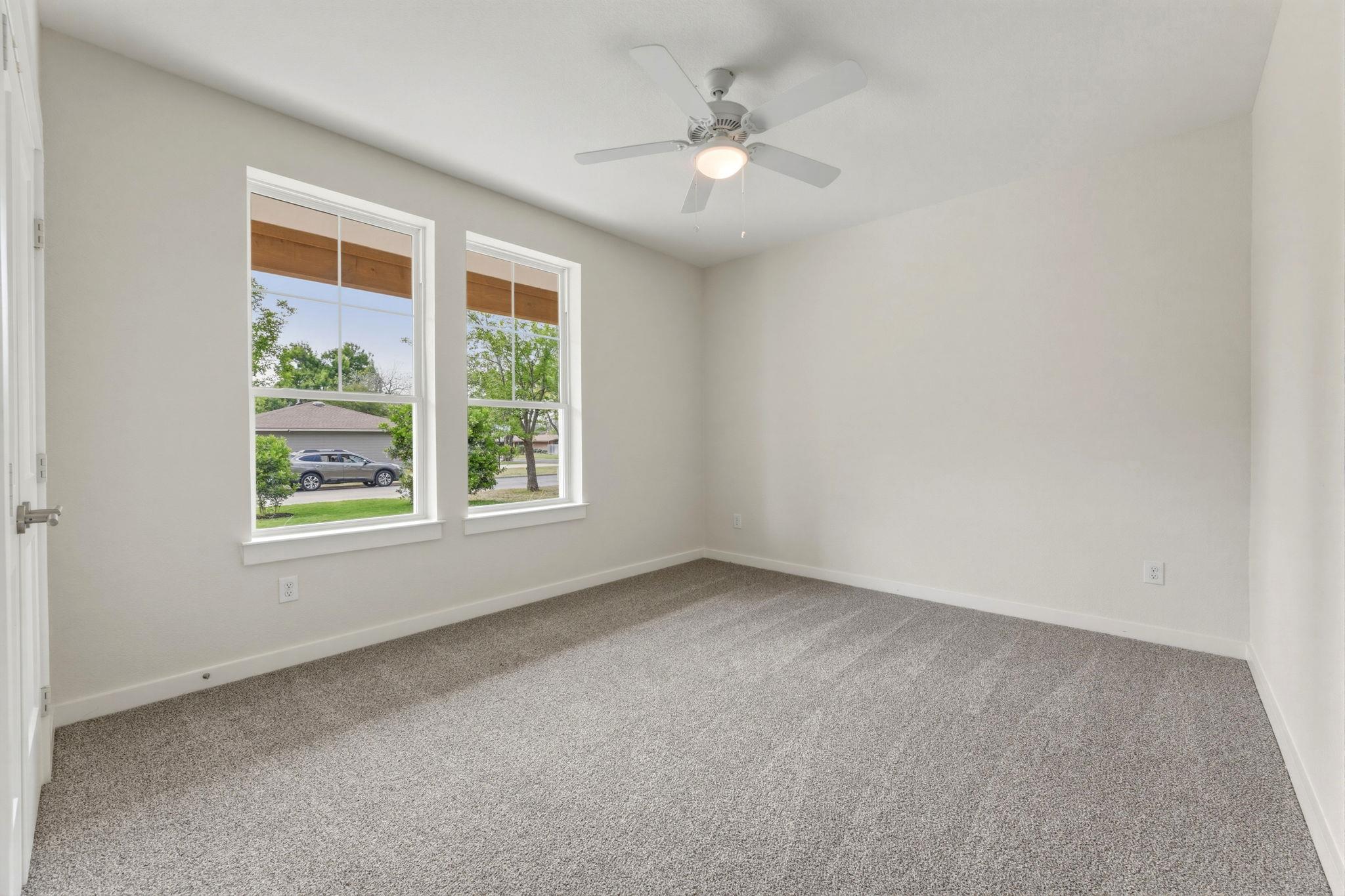 1412 Kent St, Taylor, TX 76574