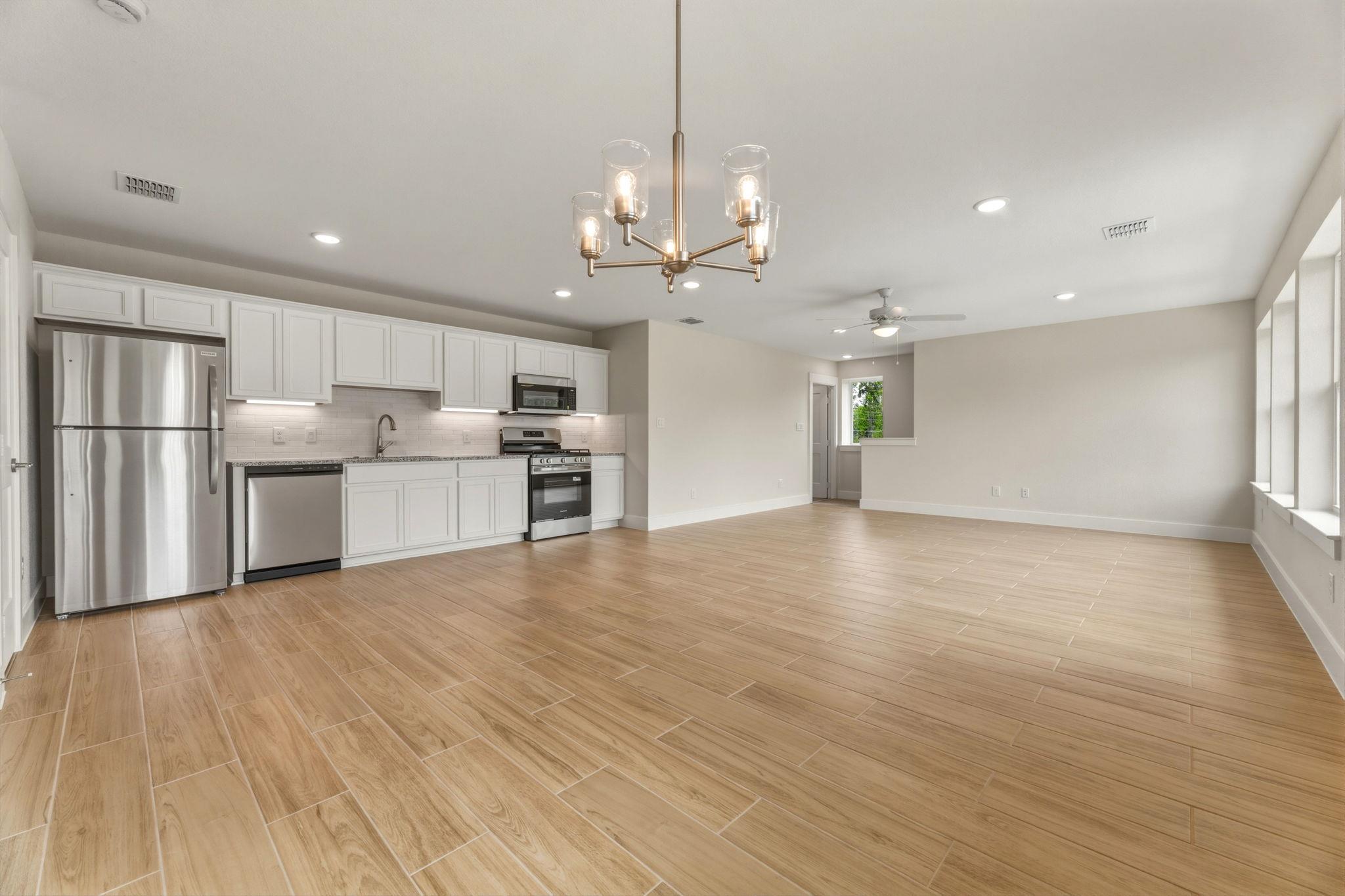 1412 Kent St, Taylor, TX 76574