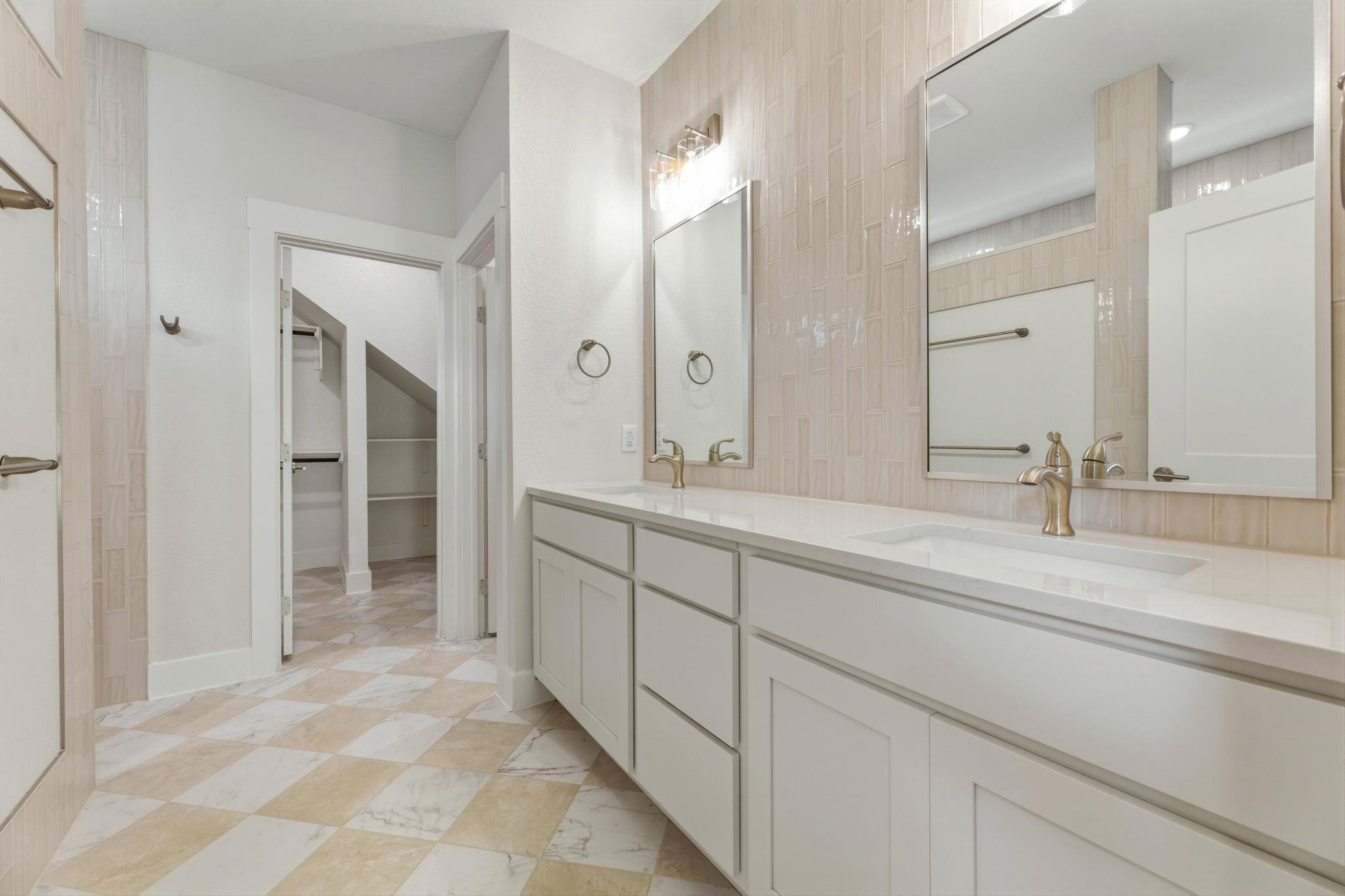 1412 Kent St, Taylor, TX 76574