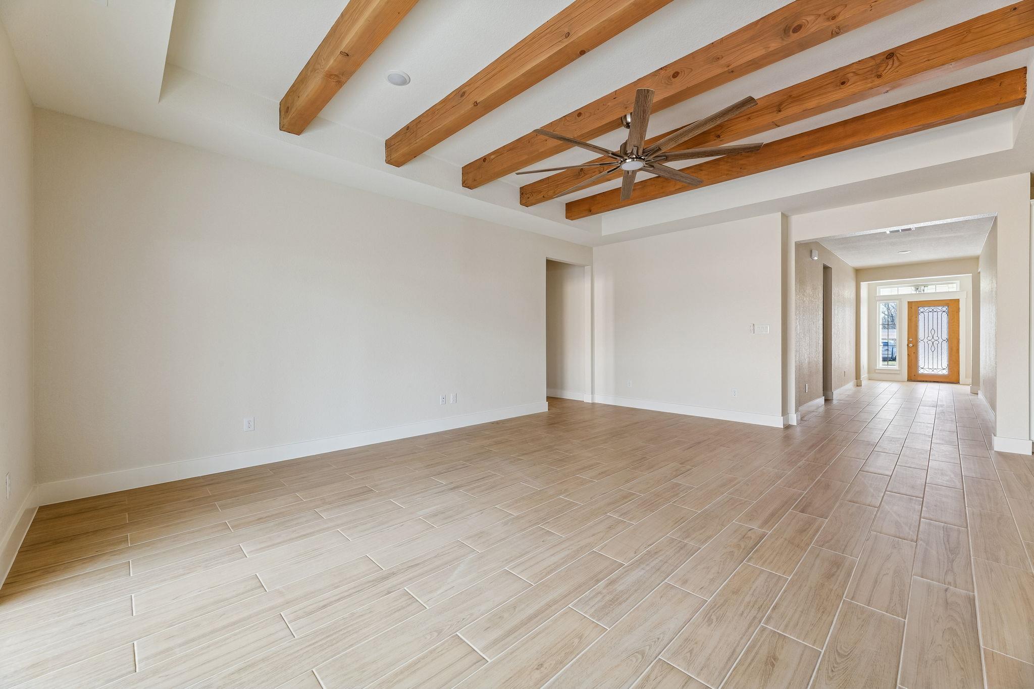 1412 Kent St, Taylor, TX 76574