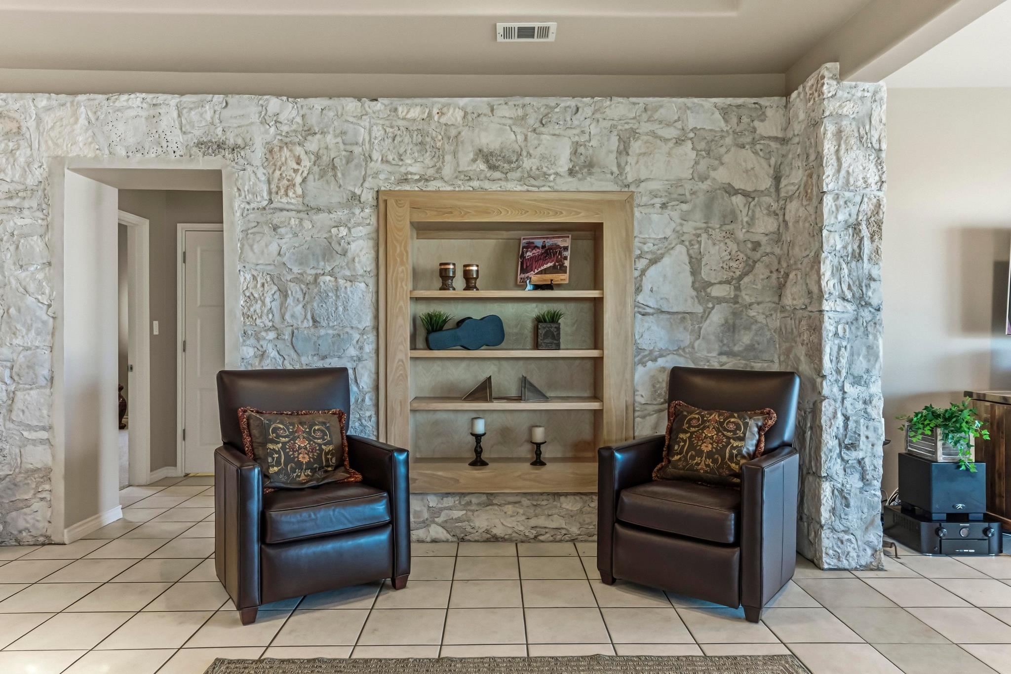 15943 Booth Cir, Volente, TX 78641