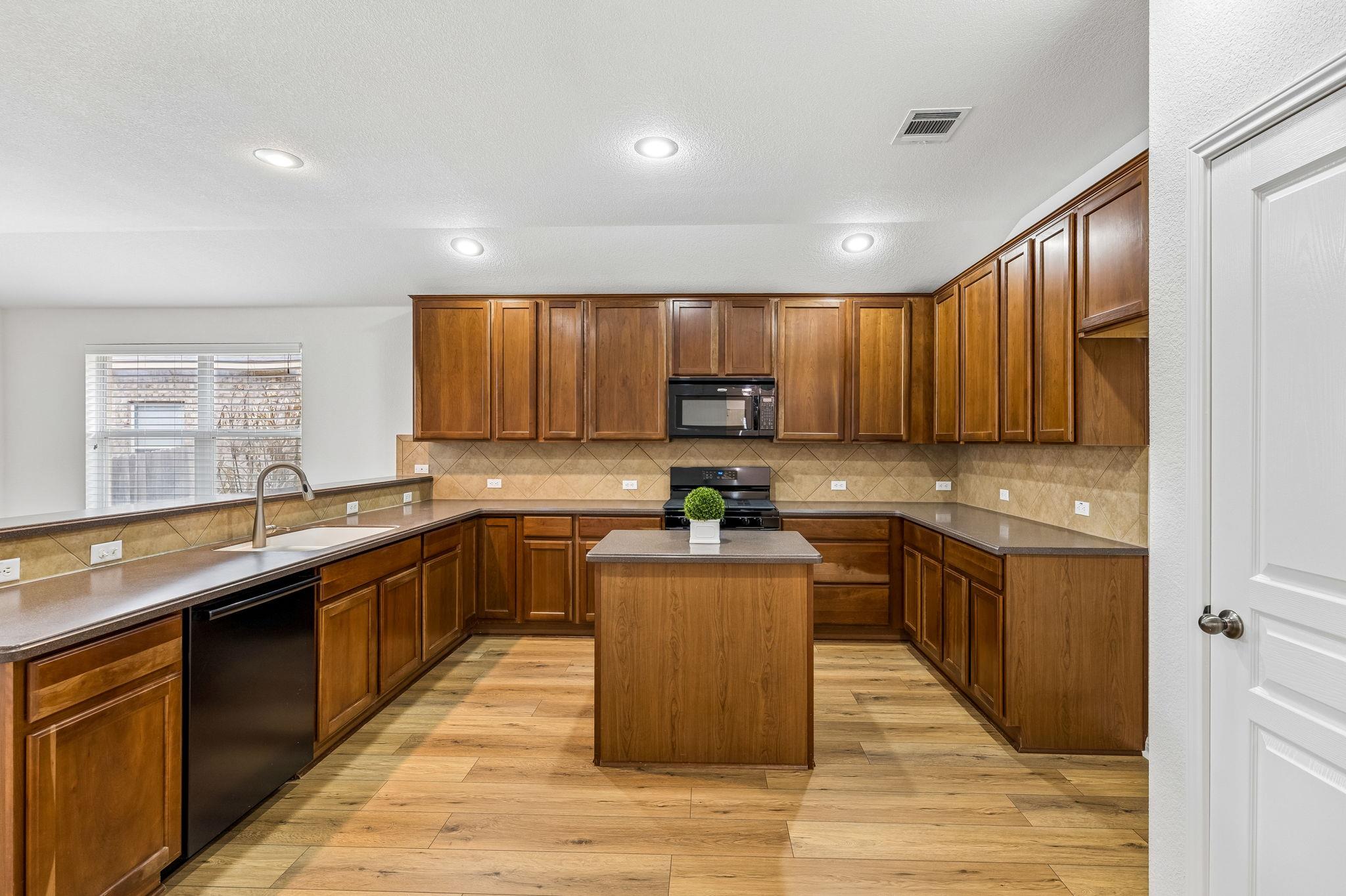 921 Brighton Pl, Round Rock, TX 78665