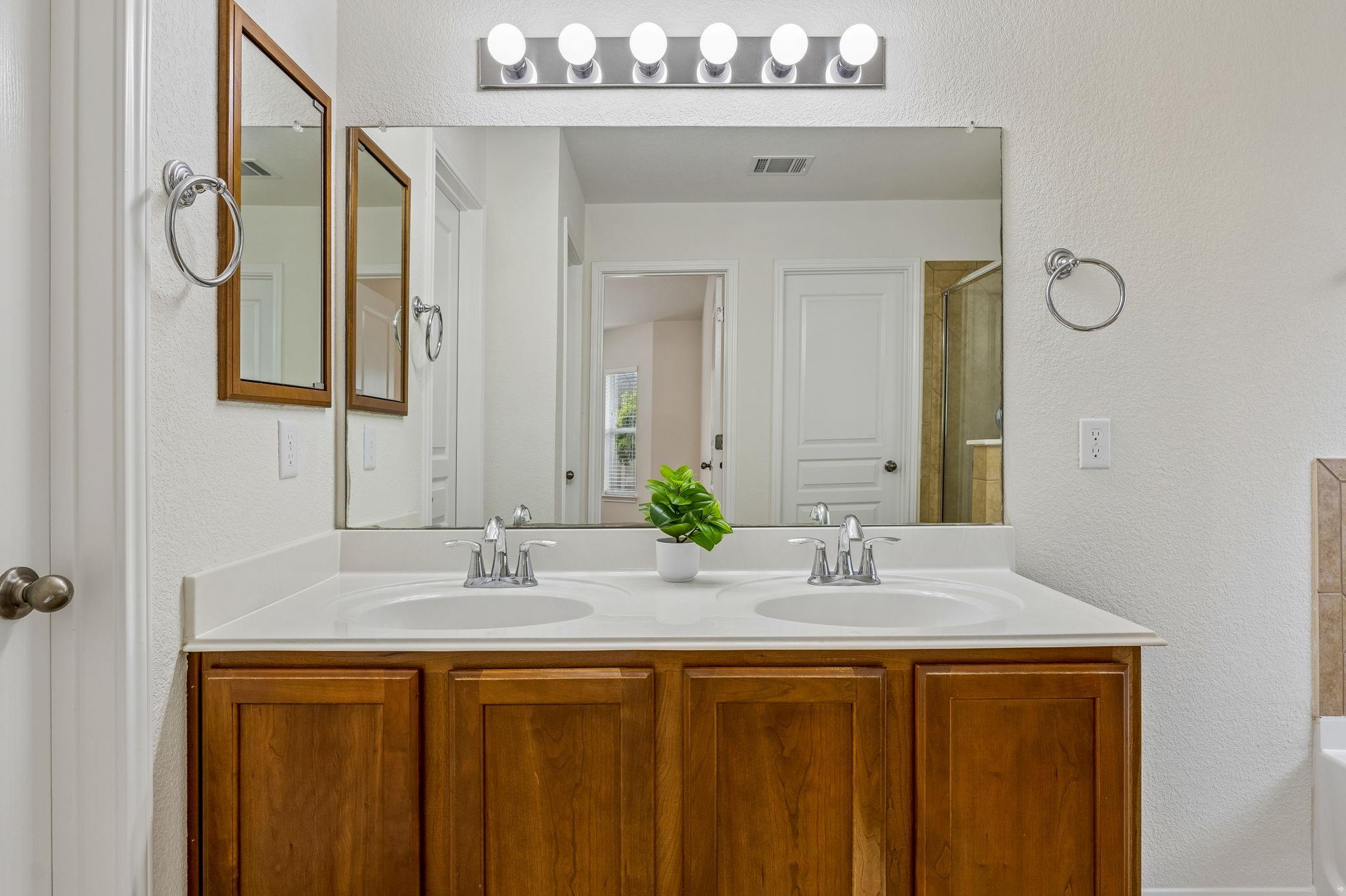 921 Brighton Pl, Round Rock, TX 78665