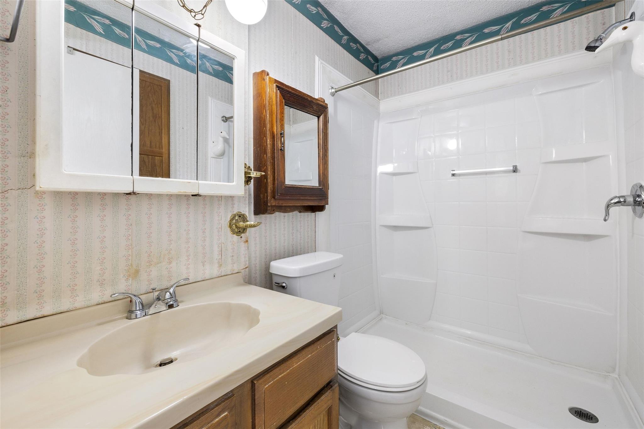 2303 Carolyn Dr, Taylor, TX 76574