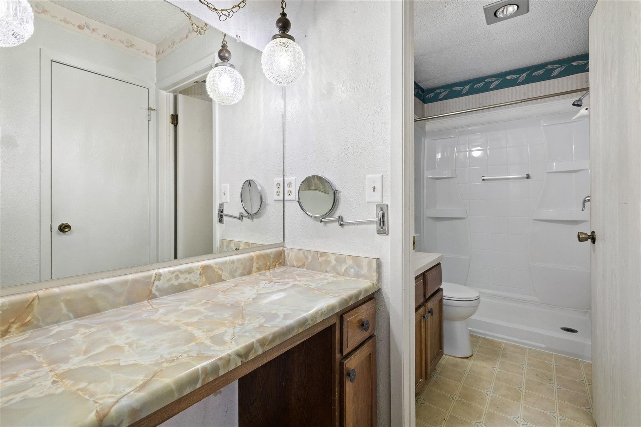 2303 Carolyn Dr, Taylor, TX 76574