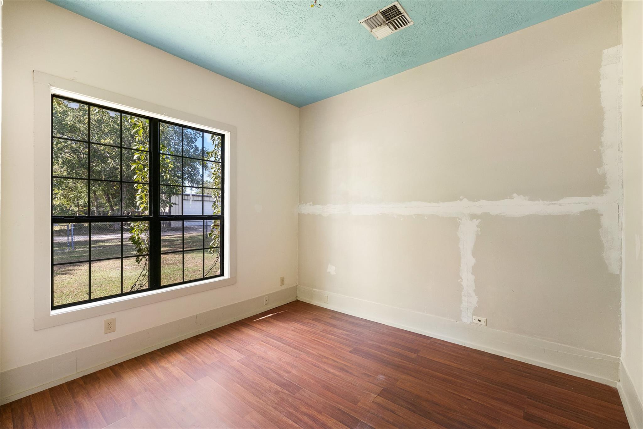 488 Seventh St, Somerville, TX 77879