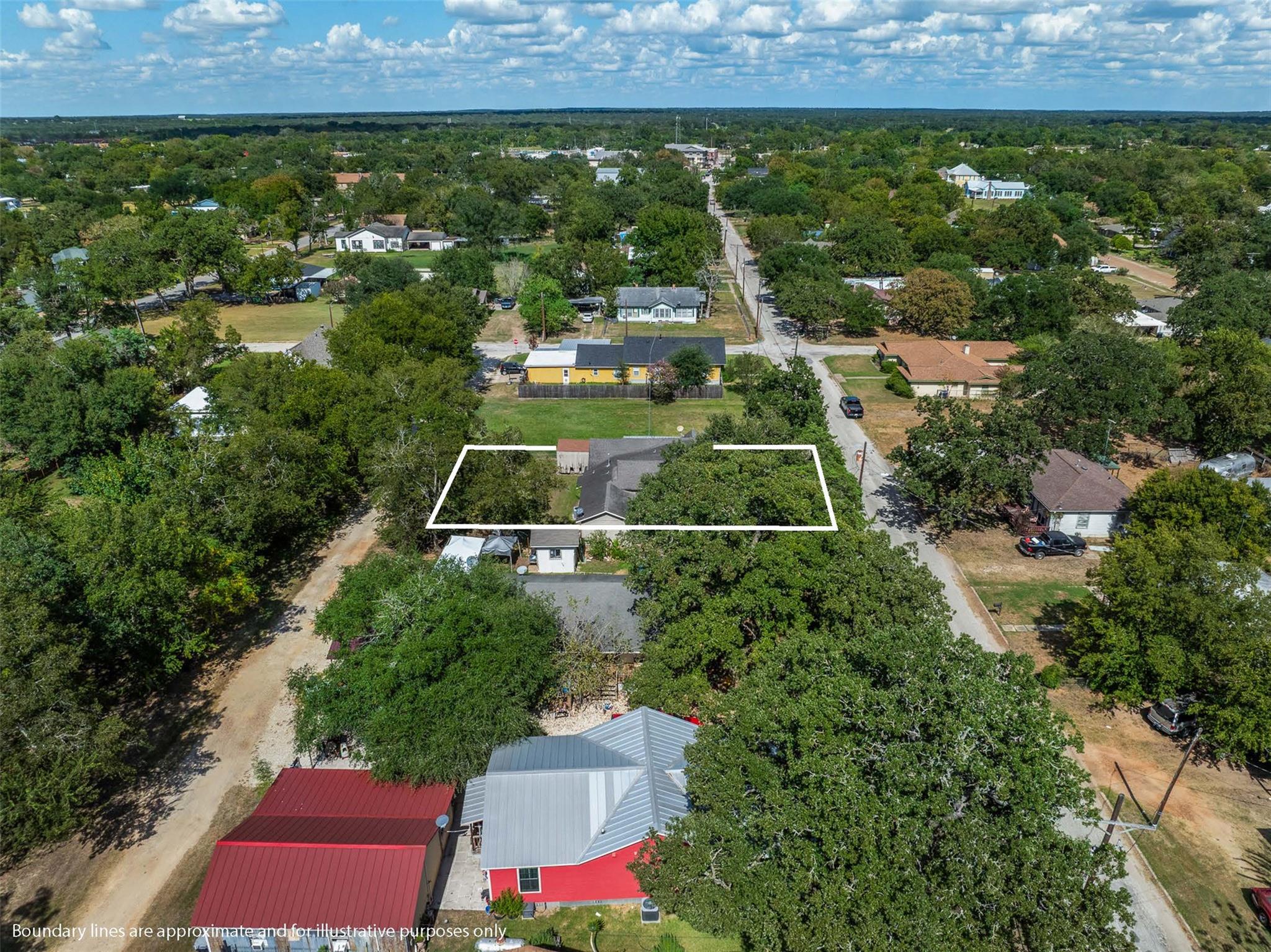 488 Seventh St, Somerville, TX 77879