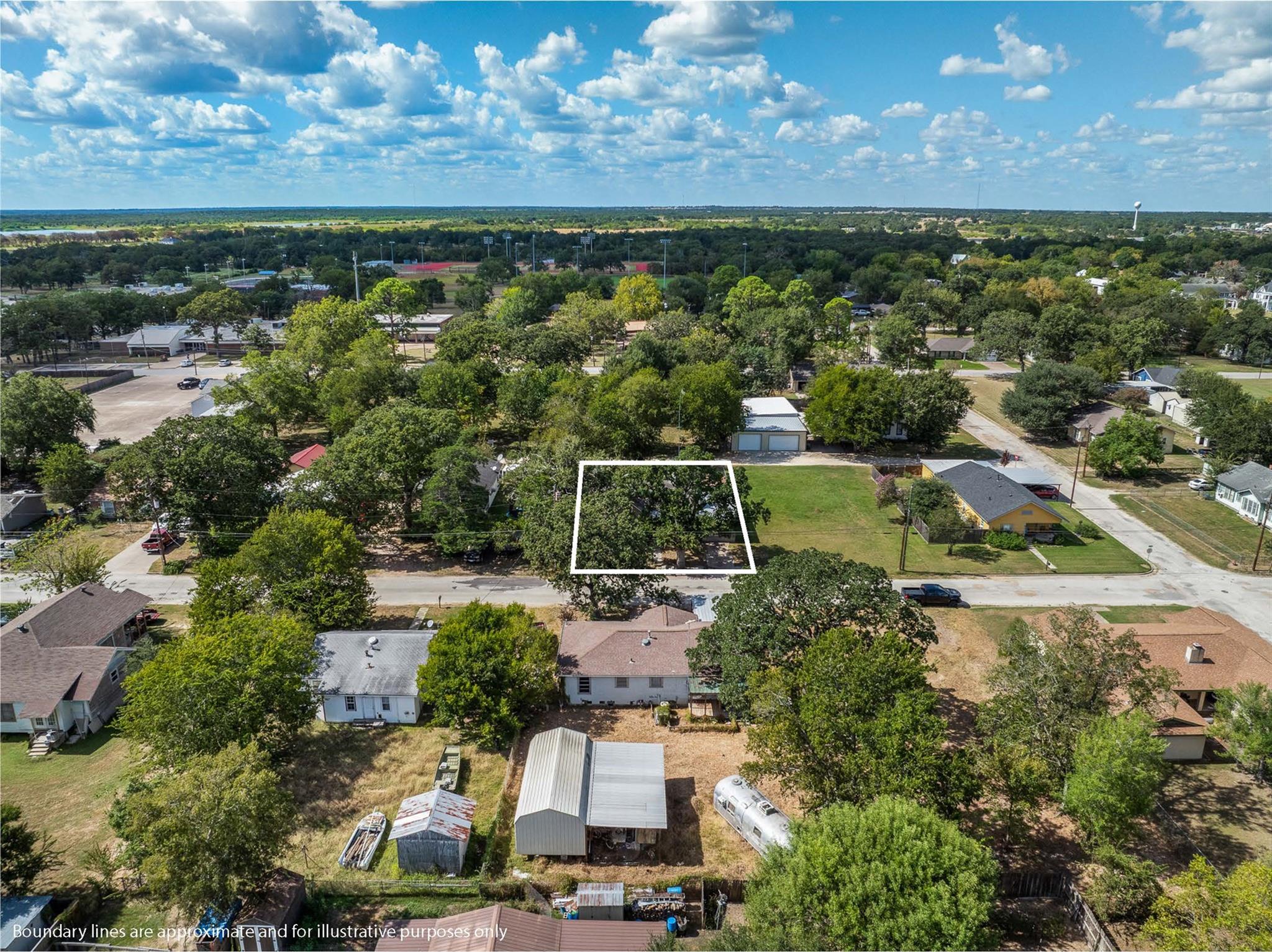 488 Seventh St, Somerville, TX 77879