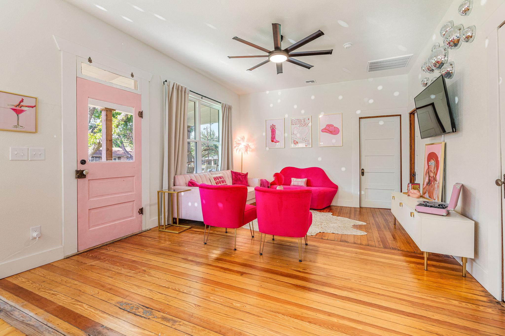 703 E Highway St, Fredericksburg, TX 78624