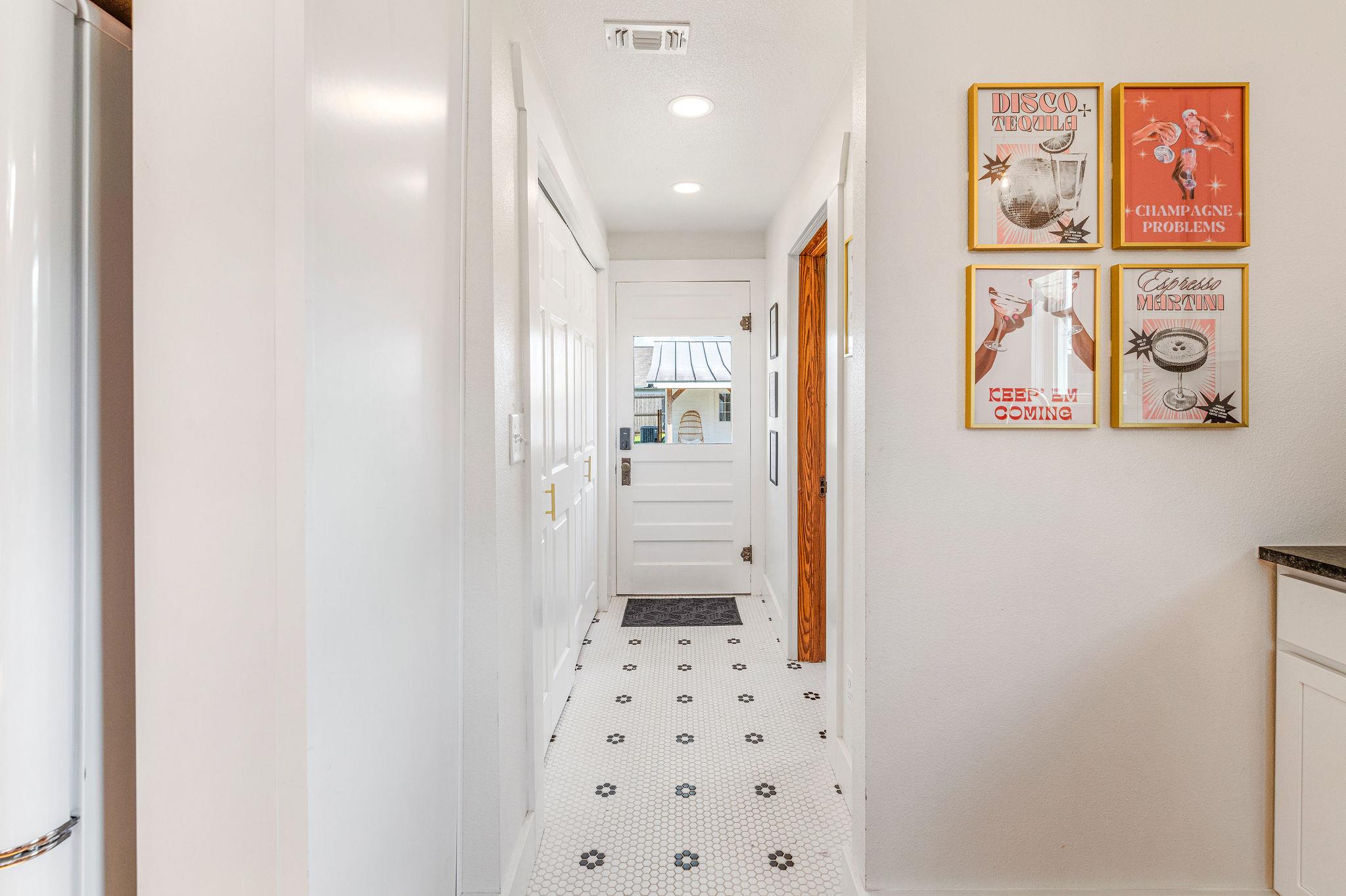 703 E Highway St, Fredericksburg, TX 78624