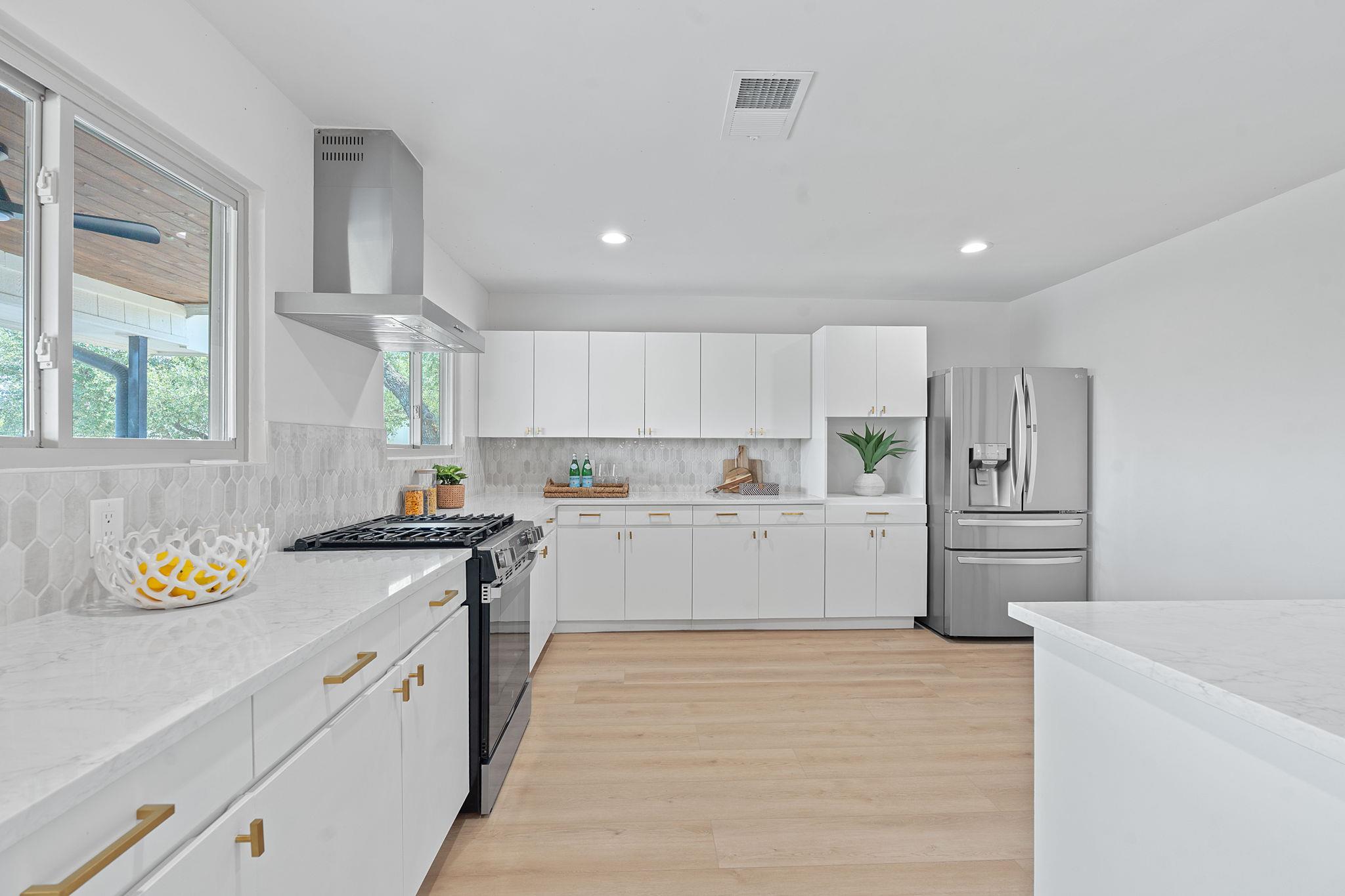 1325 Likeness Rd, Spicewood, TX 78669