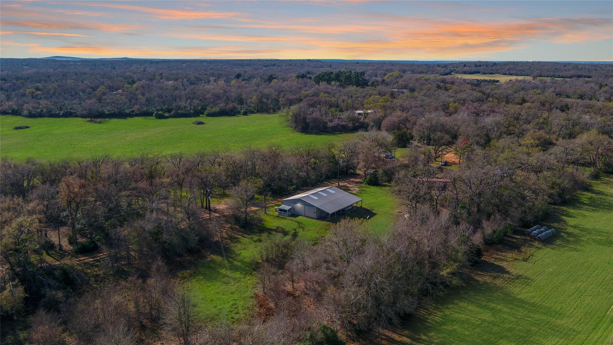 969 Private Road 7054, Gause, TX 77857