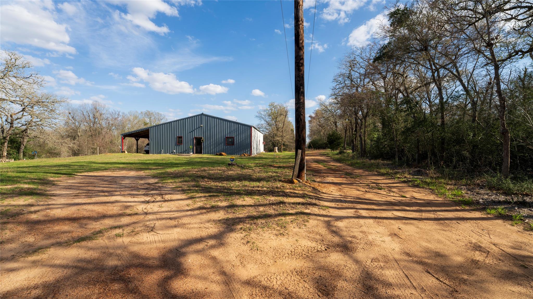 969 Private Road 7054, Gause, TX 77857