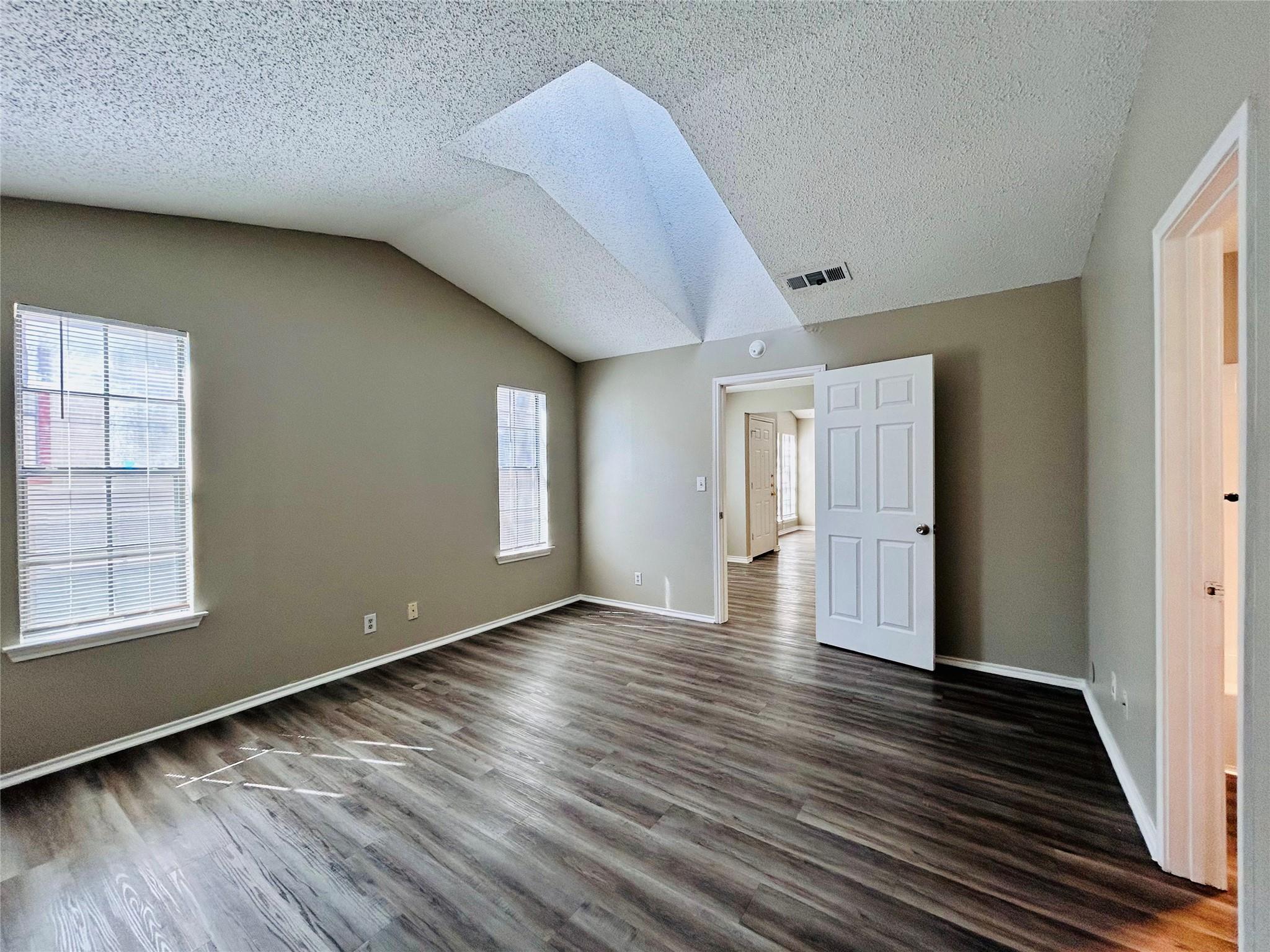 9400 Kempler Dr # B, Austin, TX 78748