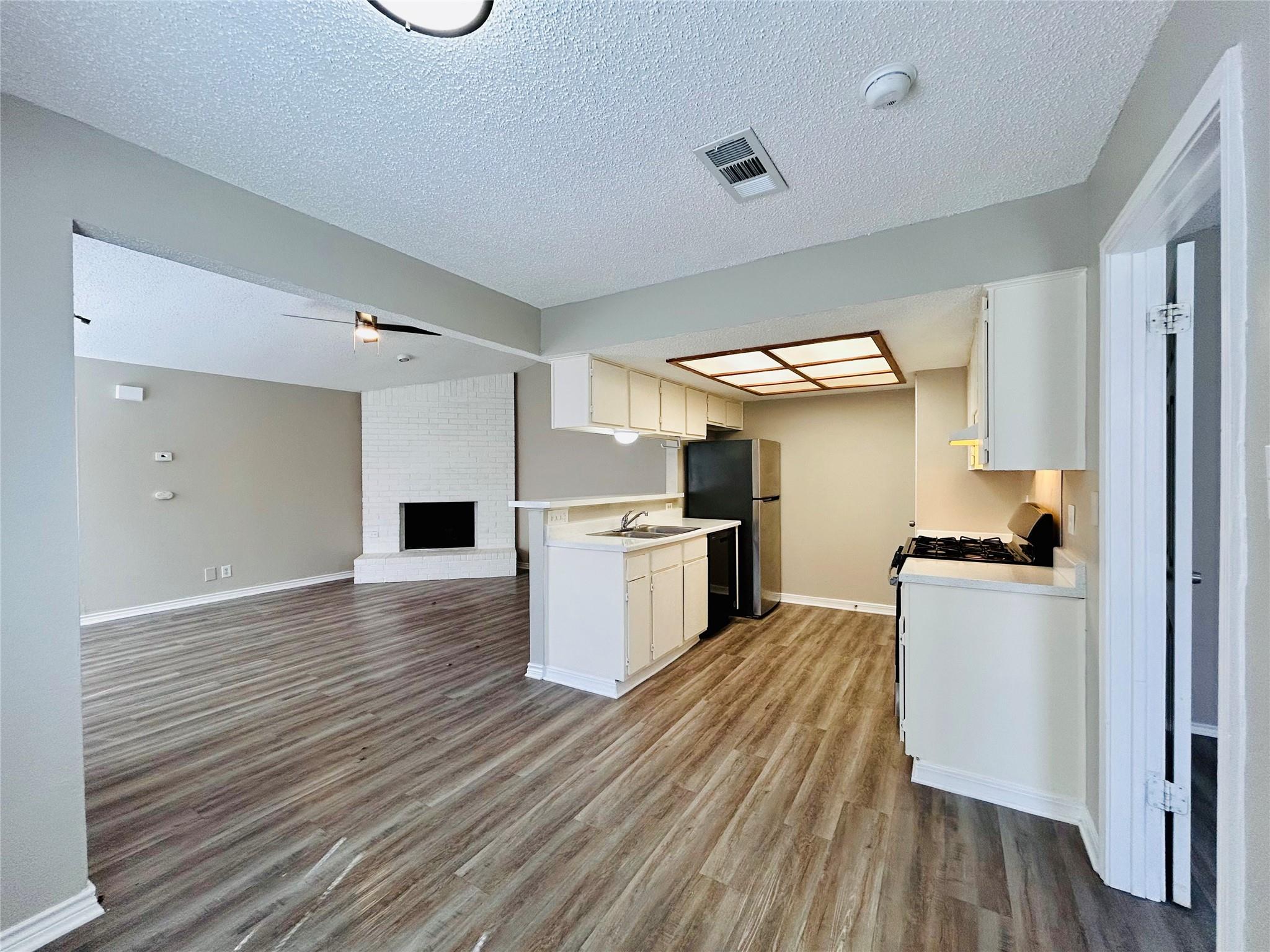 9400 Kempler Dr # B, Austin, TX 78748