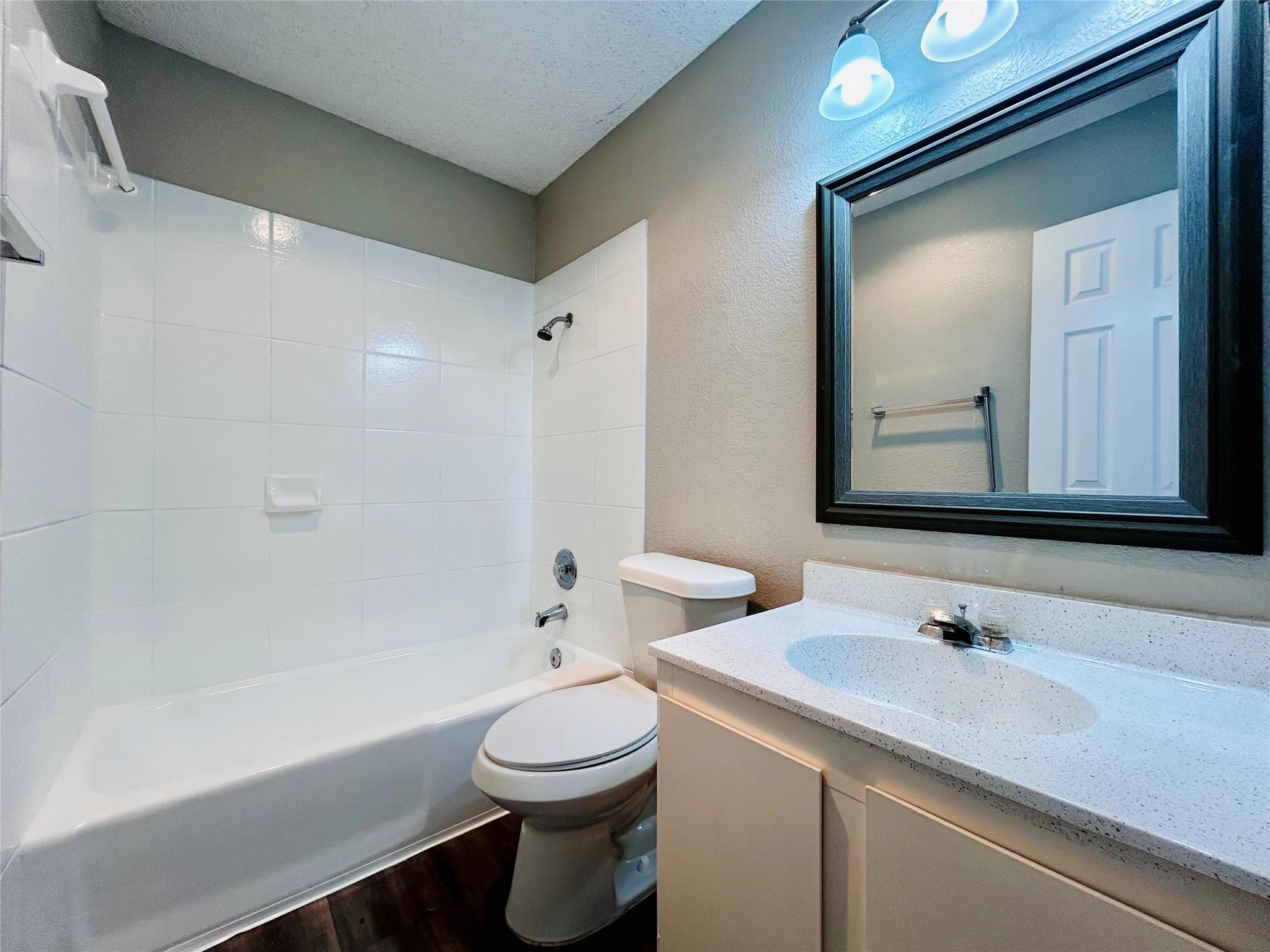 9400 Kempler Dr # B, Austin, TX 78748