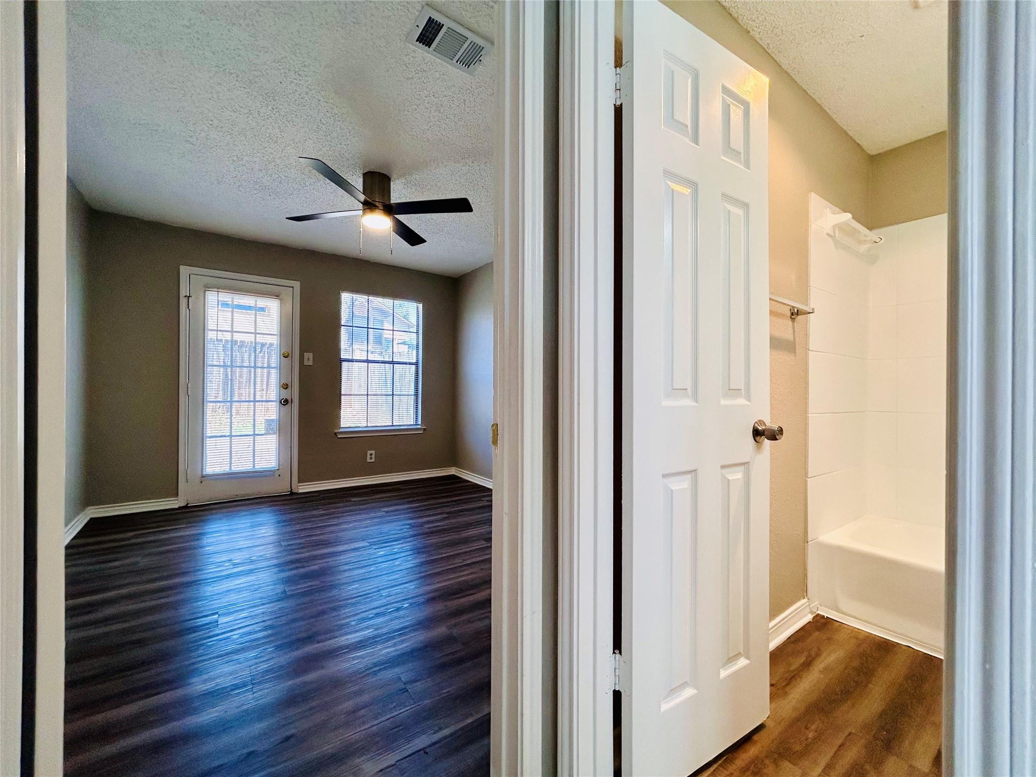 9400 Kempler Dr # B, Austin, TX 78748