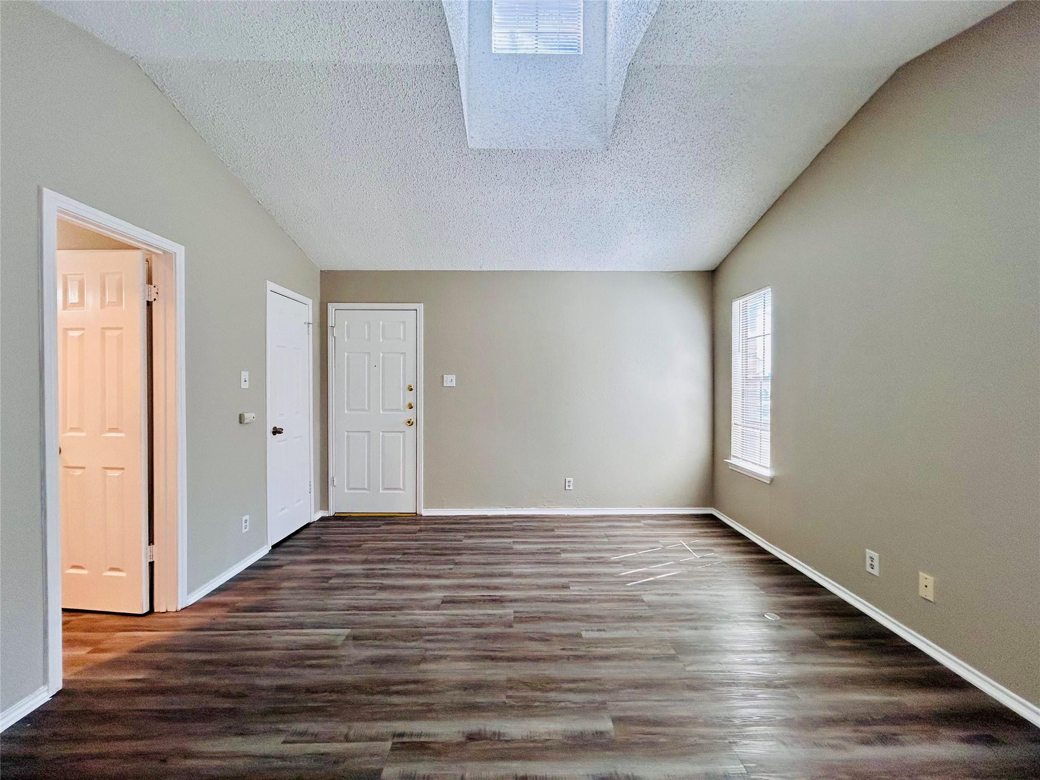 9400 Kempler Dr # B, Austin, TX 78748